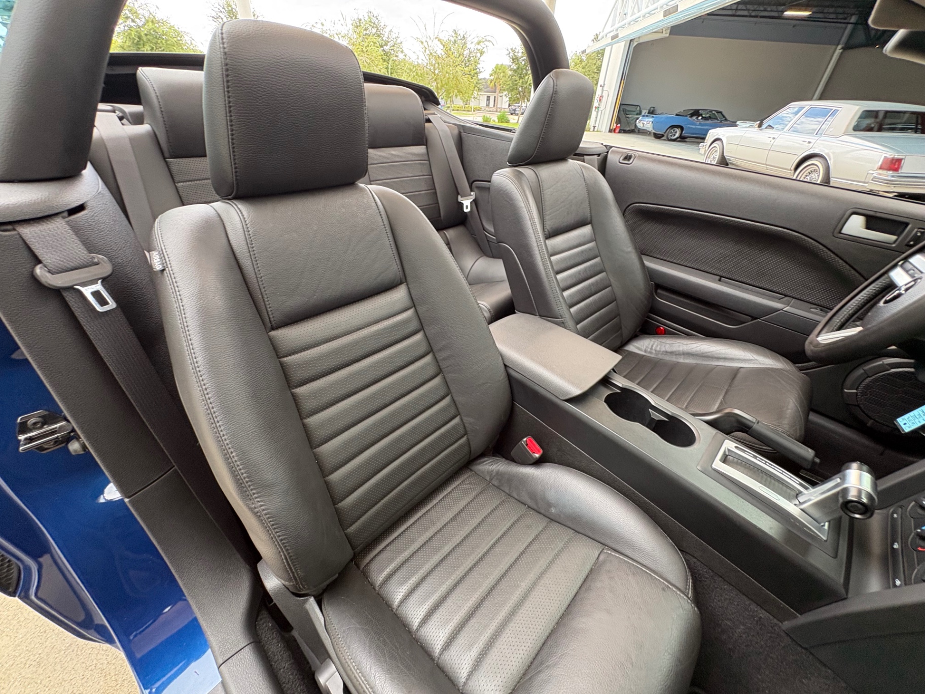 Vehicle photo 49