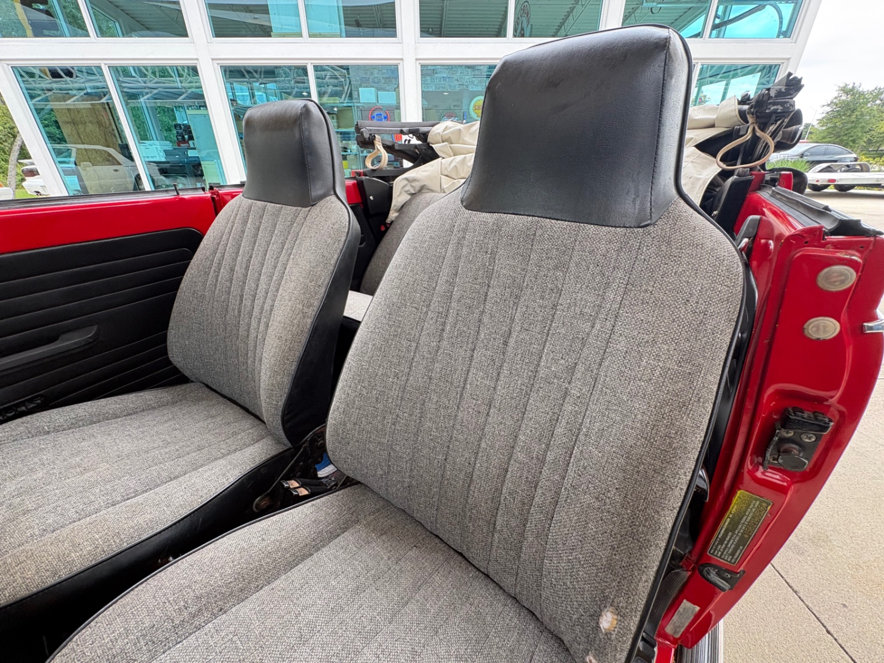 Vehicle photo 36