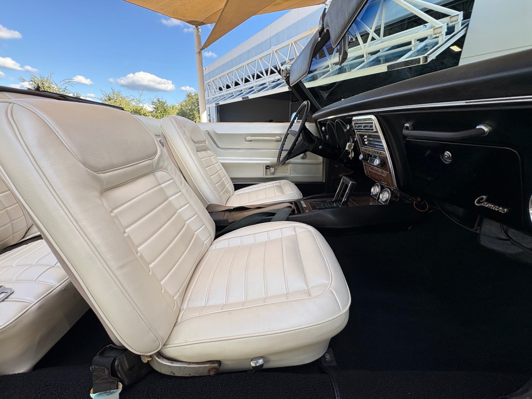 Vehicle photo 45