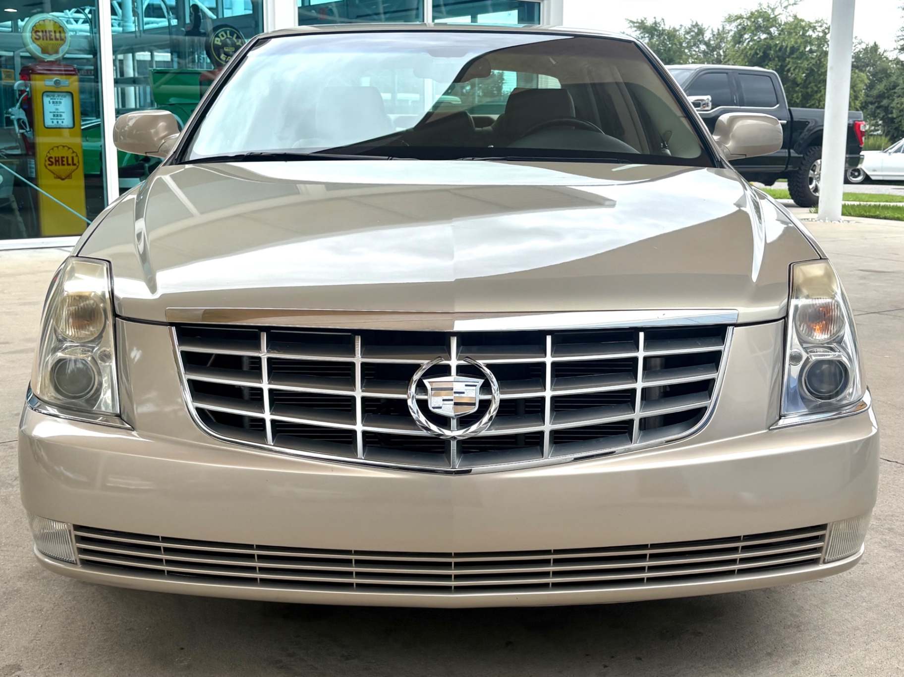 Vehicle photo 2