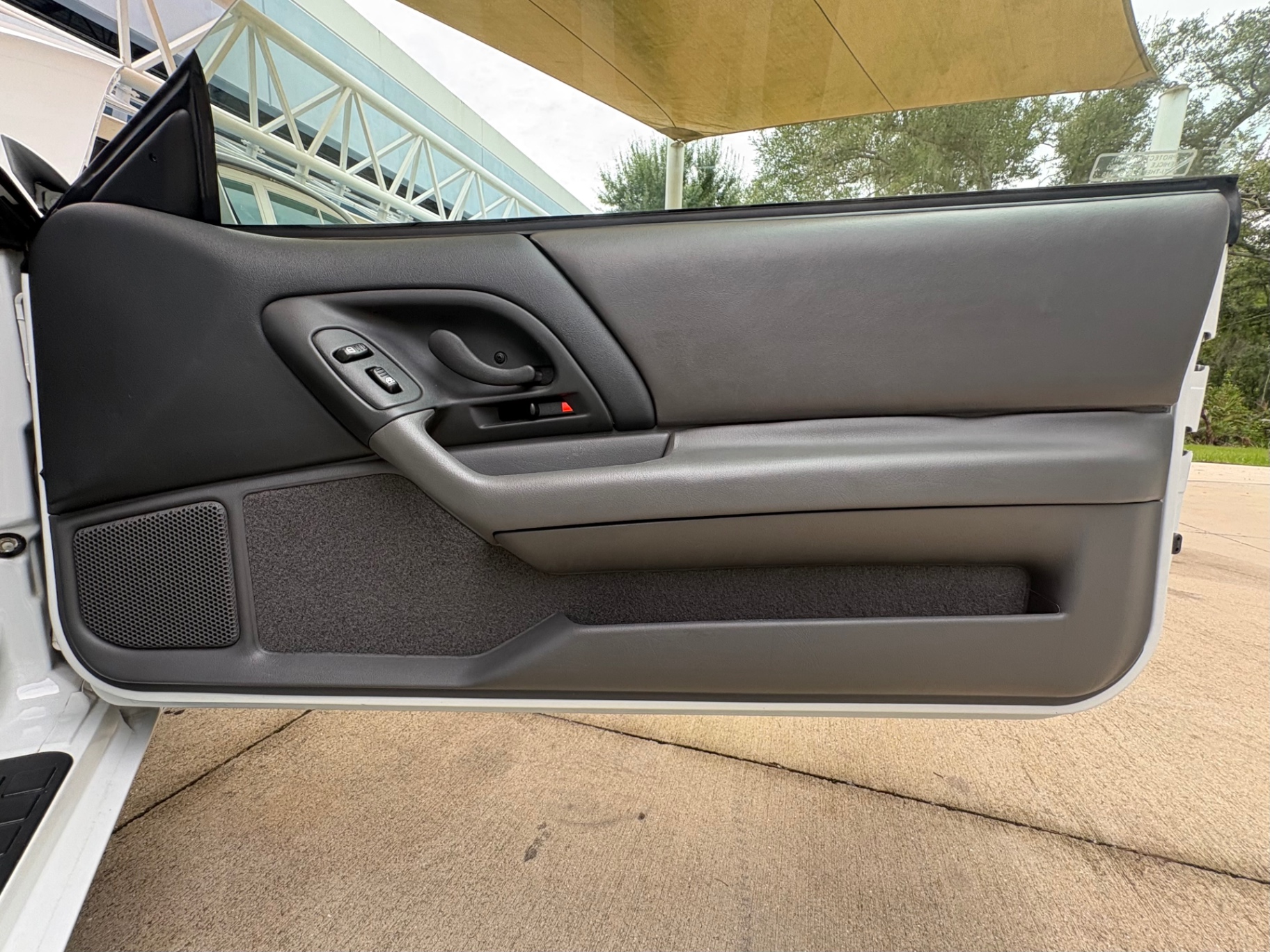 Vehicle photo 35