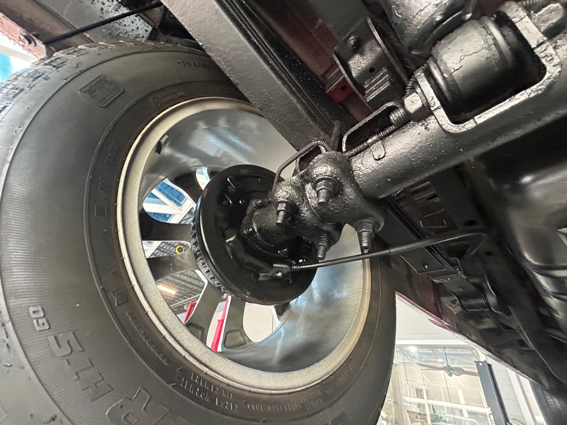 Vehicle photo 43