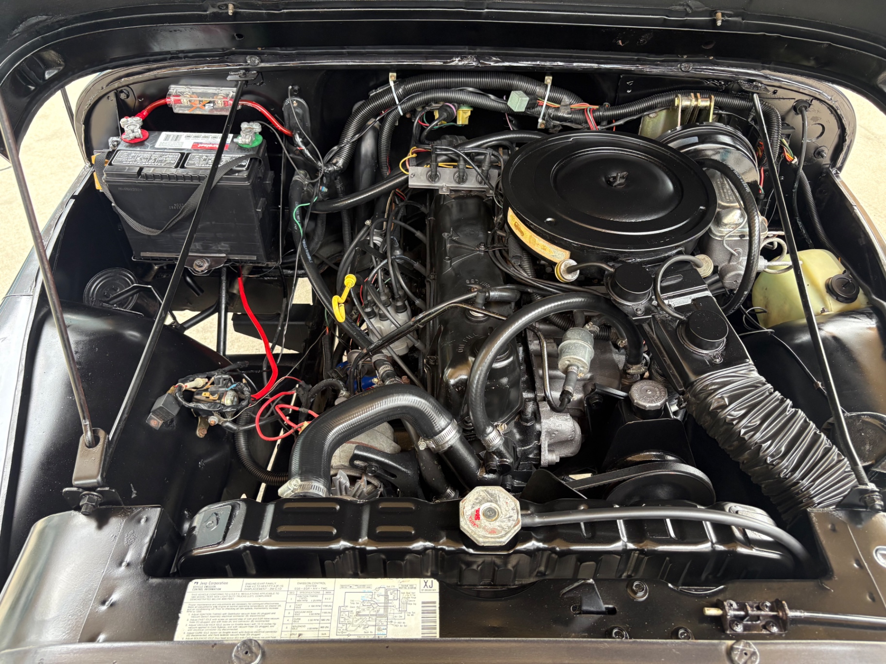 Vehicle photo 28