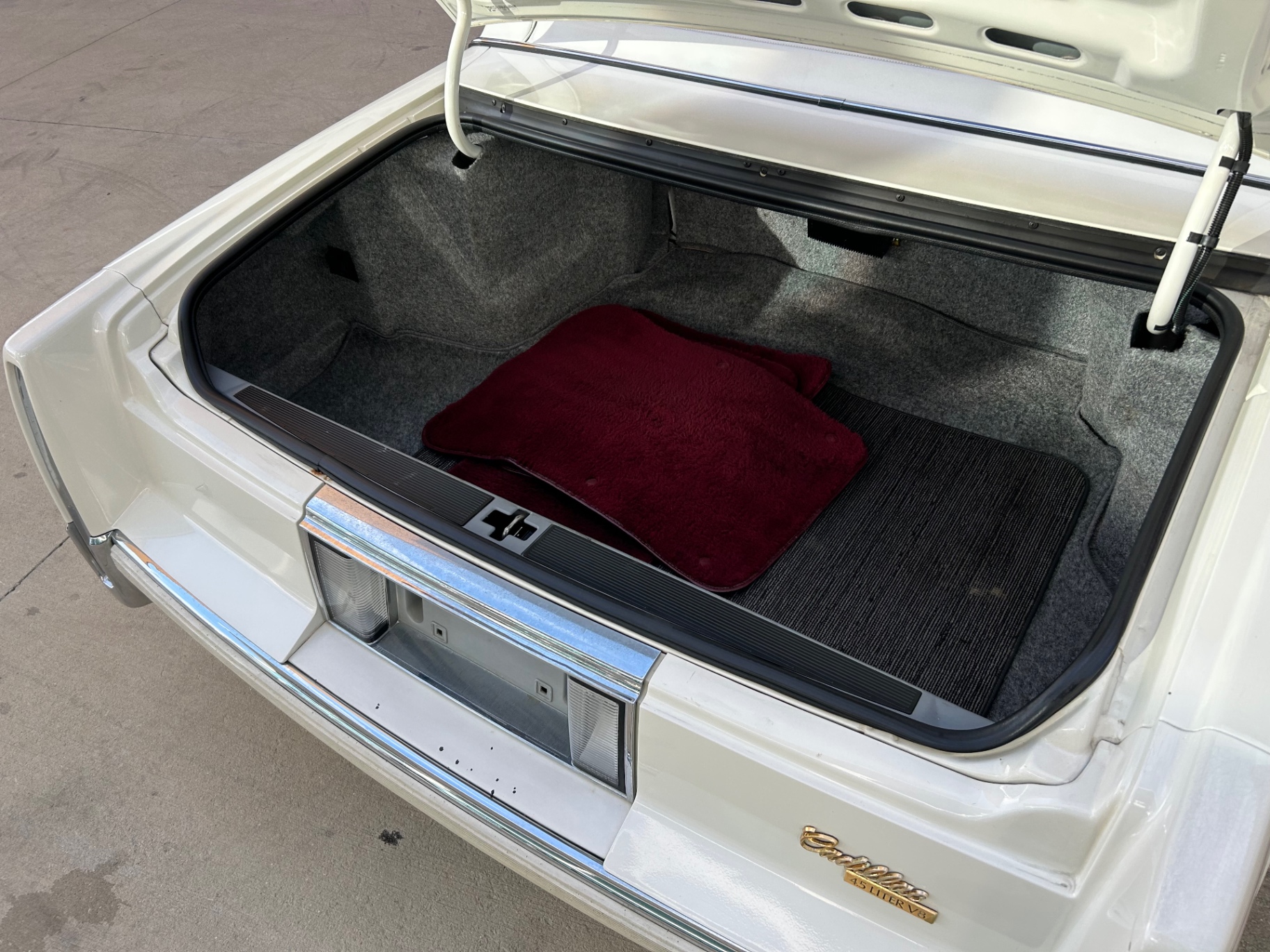 Vehicle photo 7
