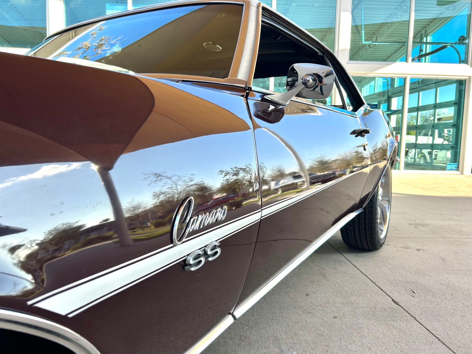 Vehicle photo 14