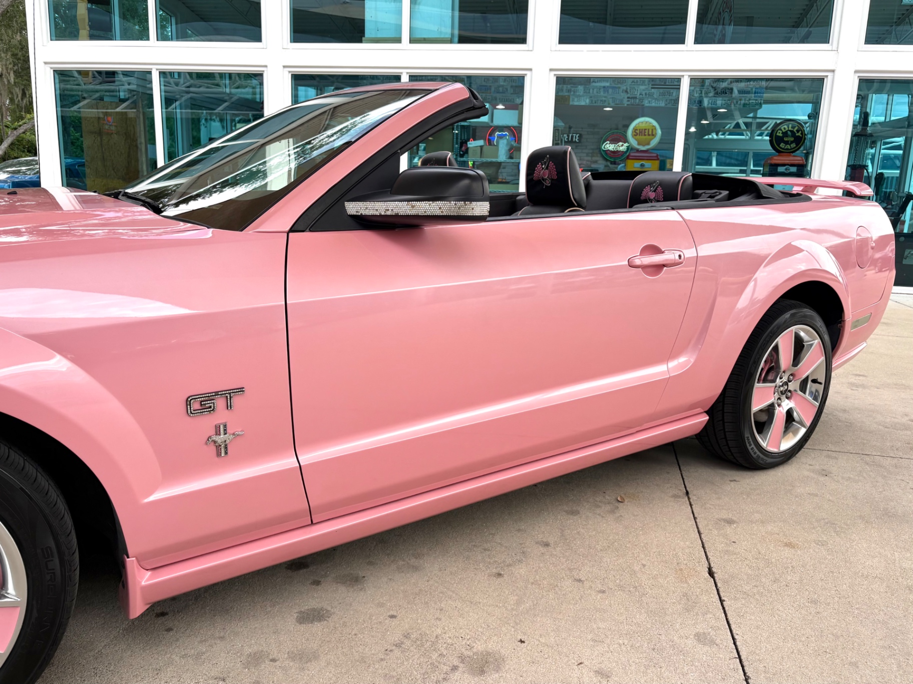 Vehicle photo 13