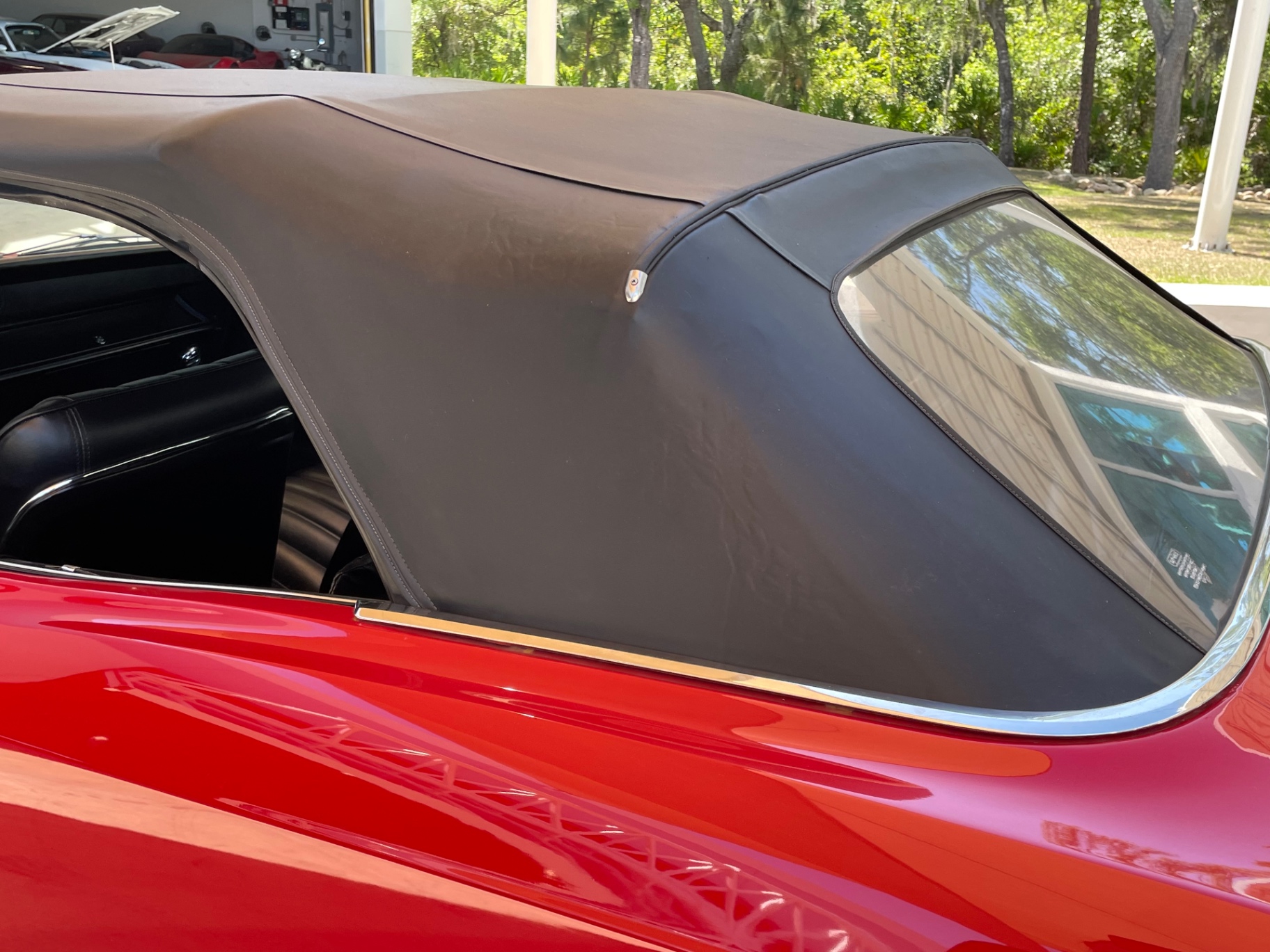 Vehicle photo 14