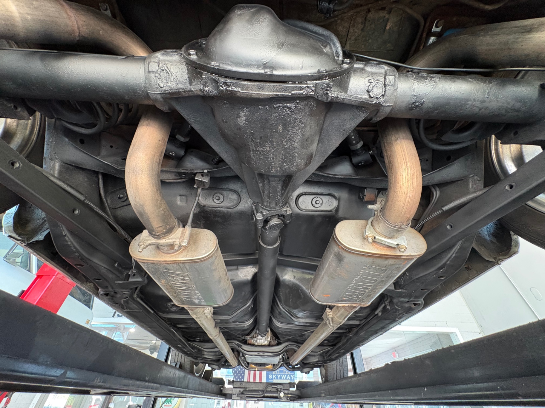 Vehicle photo 52