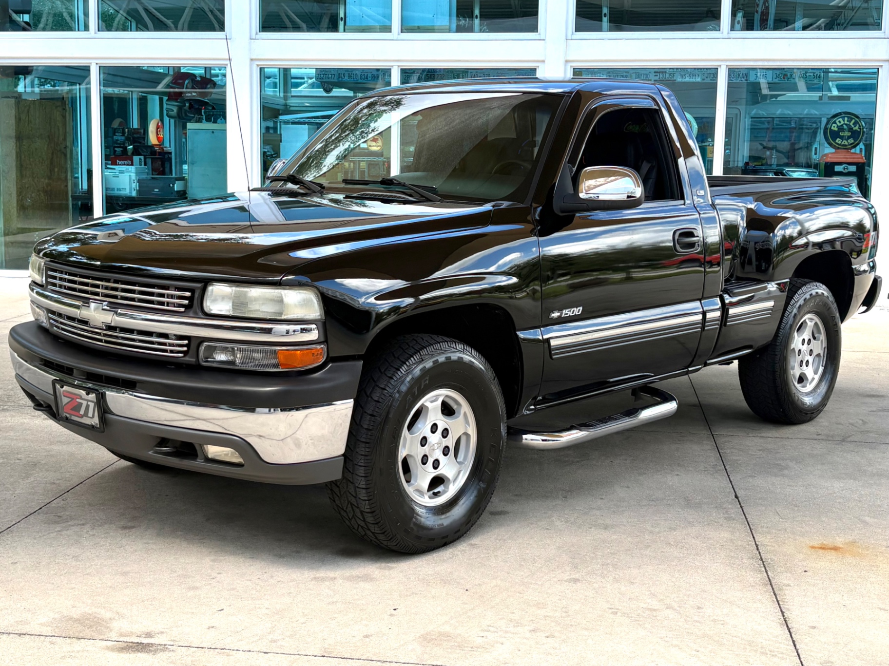 Vehicle photo 10