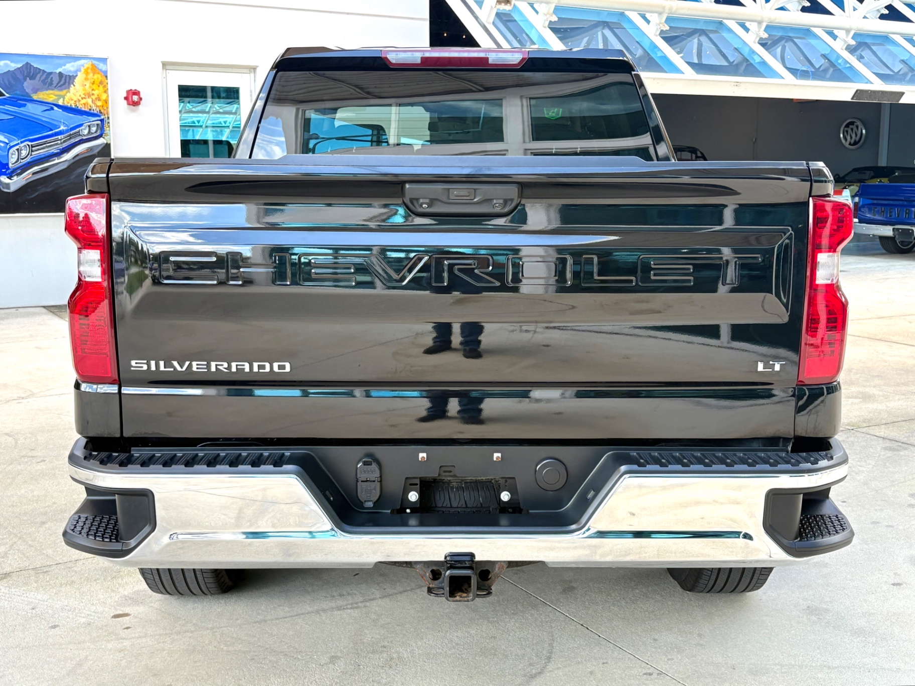 Vehicle photo 6