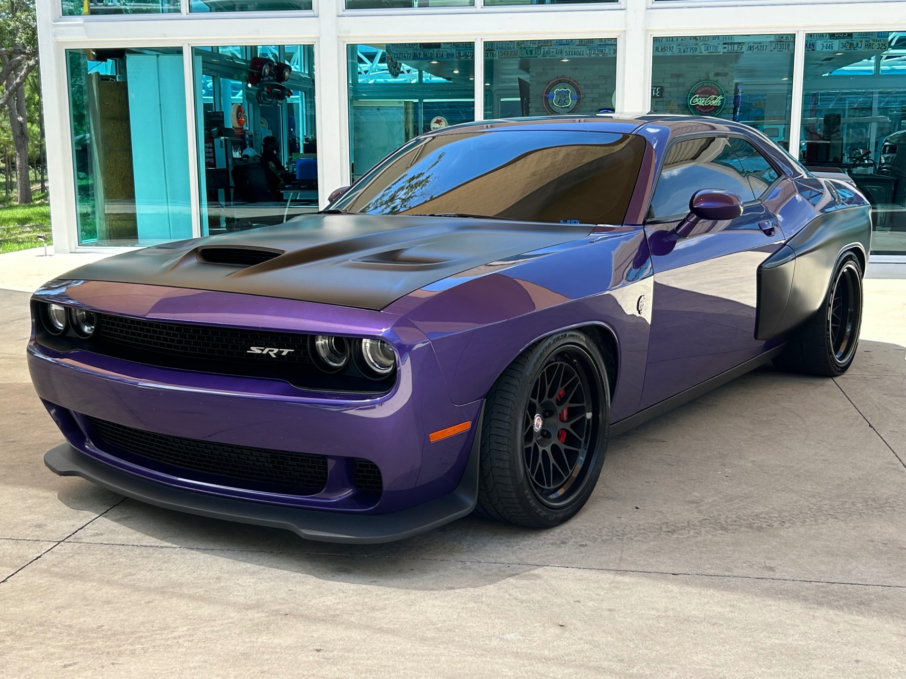 Vehicle photo 12