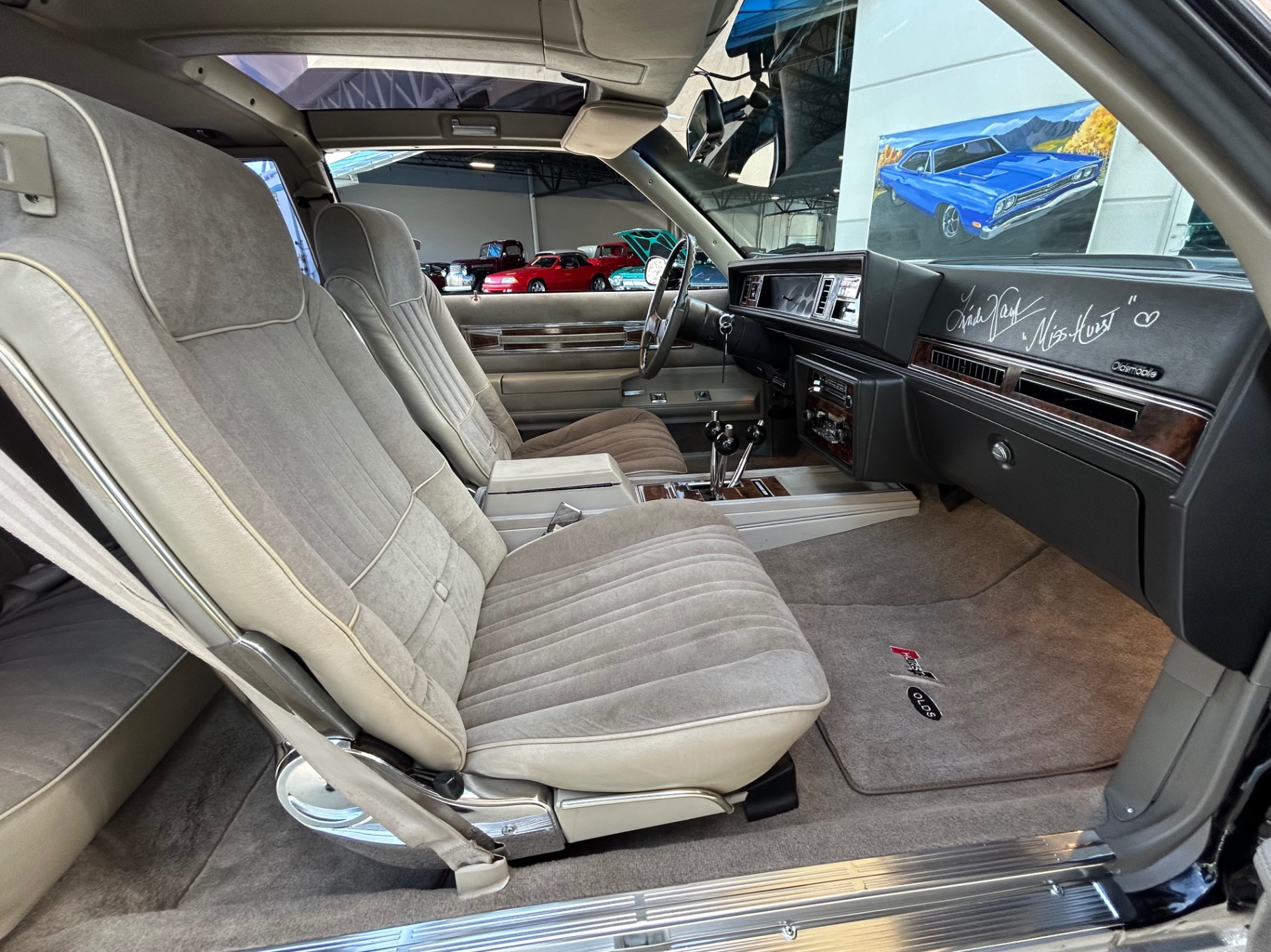 Vehicle photo 38