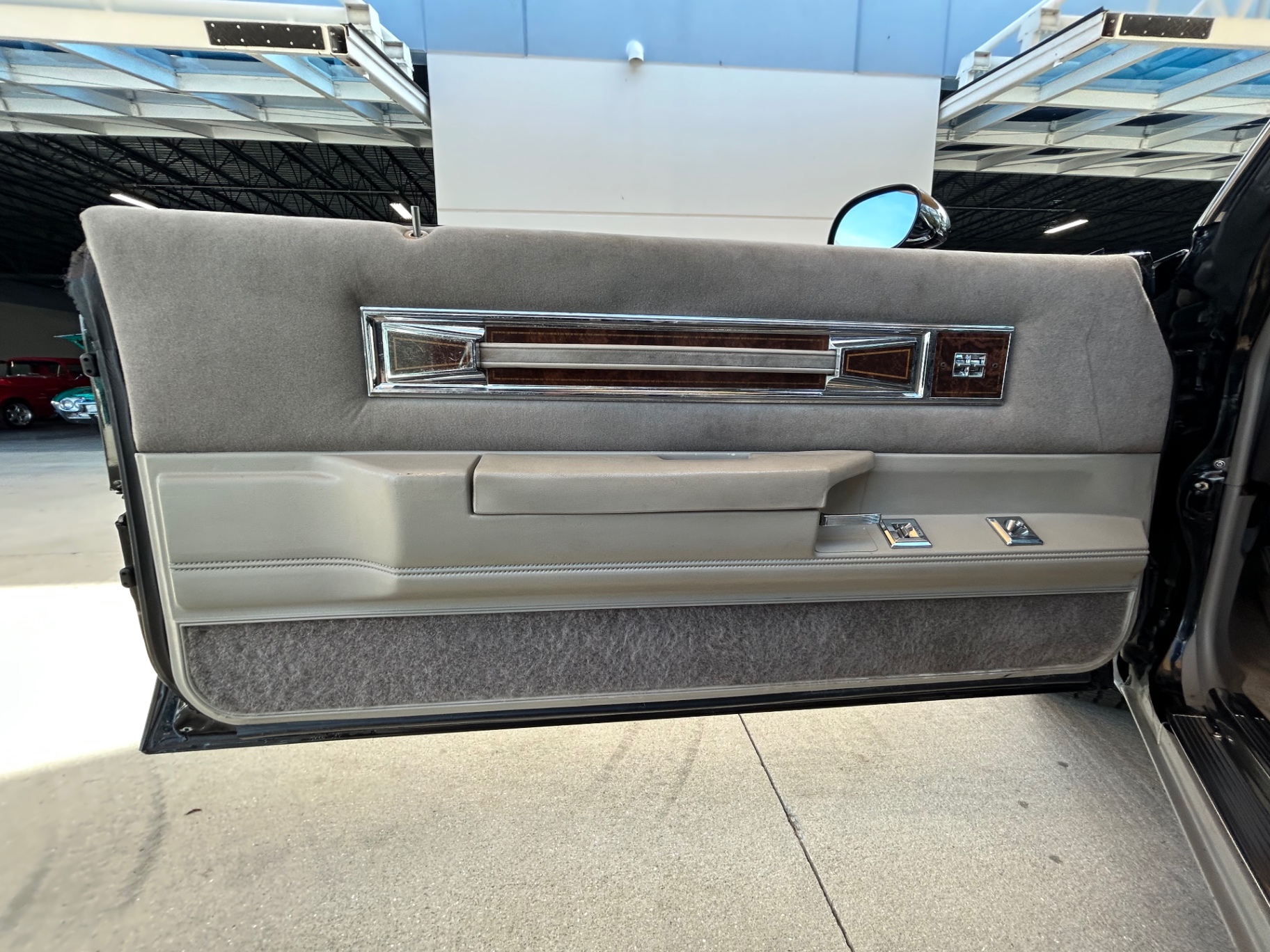 Vehicle photo 31