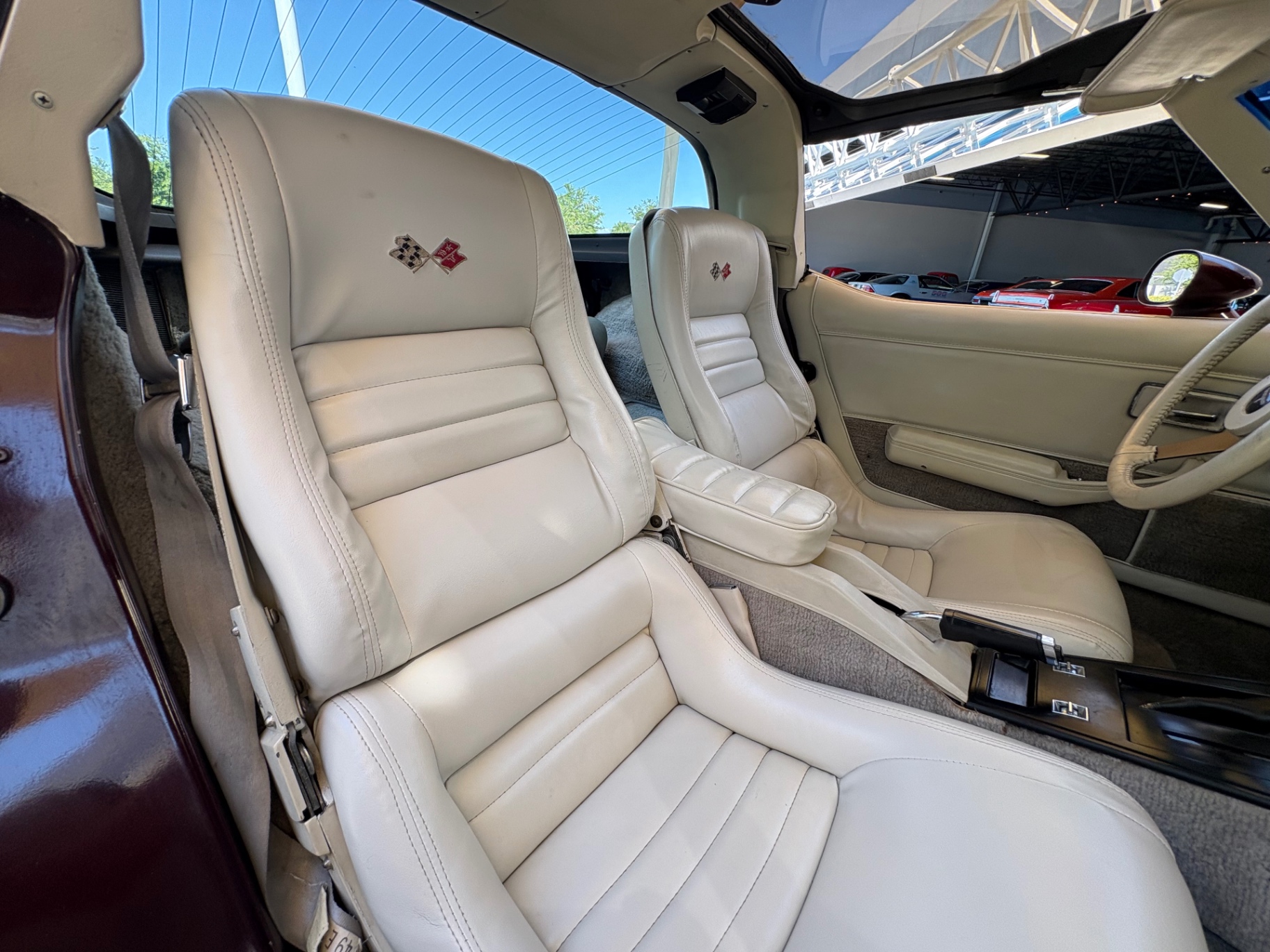 Vehicle photo 38