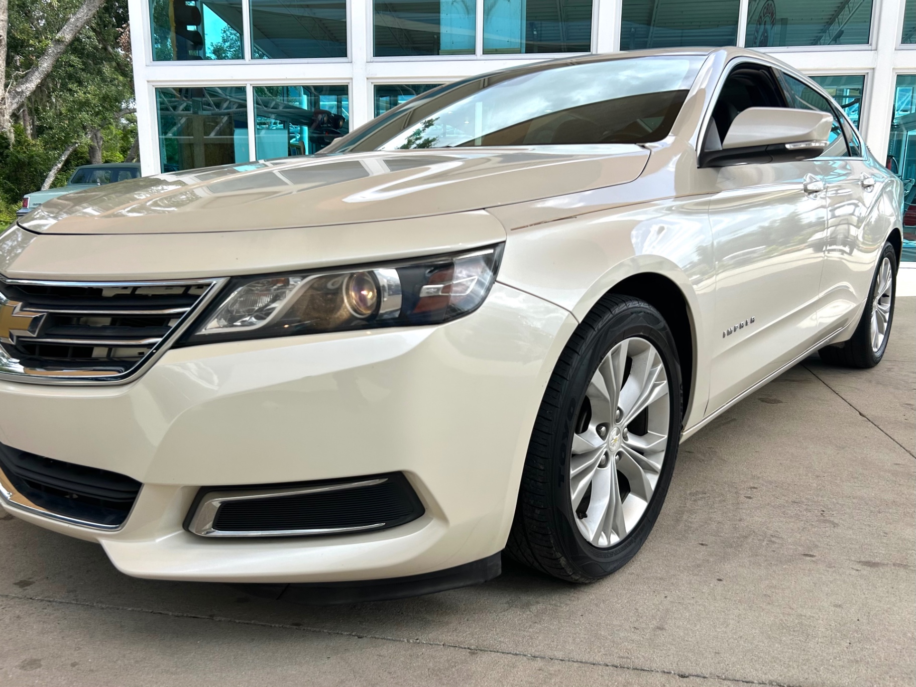 Vehicle photo 10