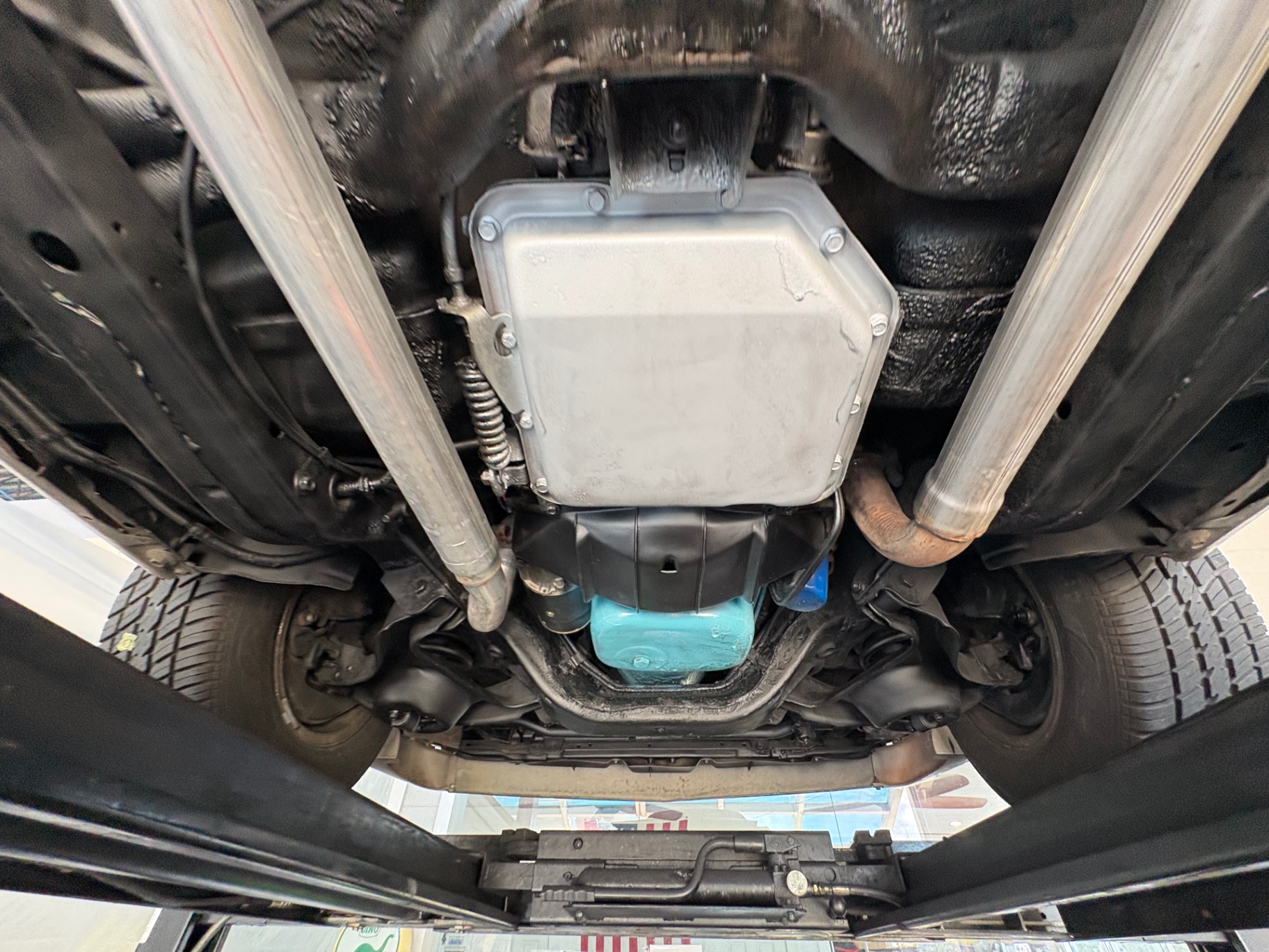 Vehicle photo 52