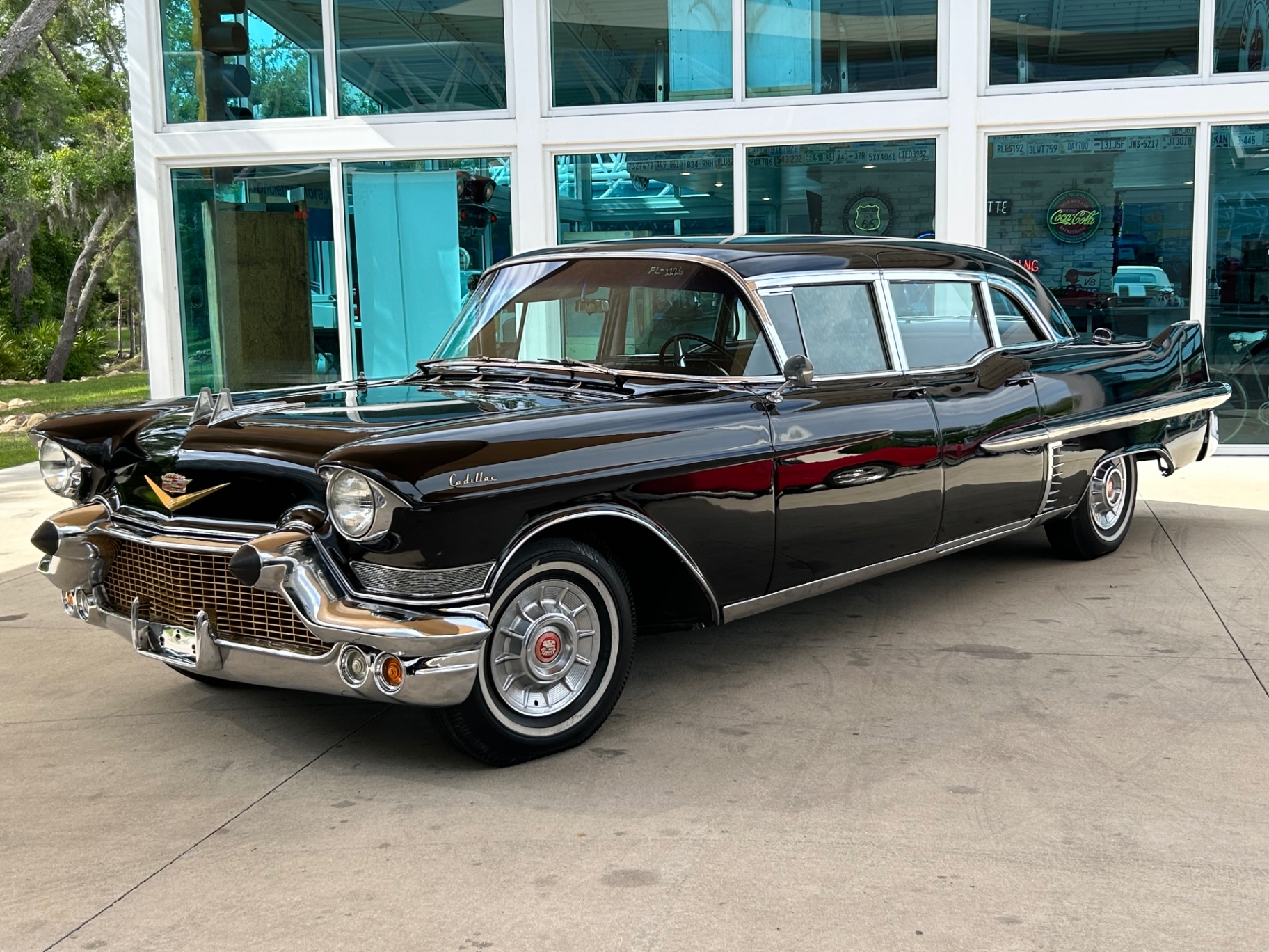 Vehicle photo 12