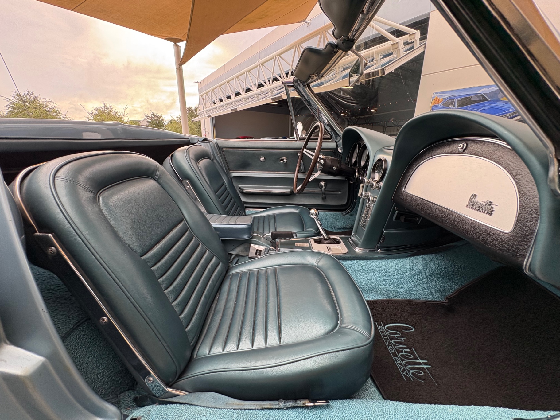 Vehicle photo 46