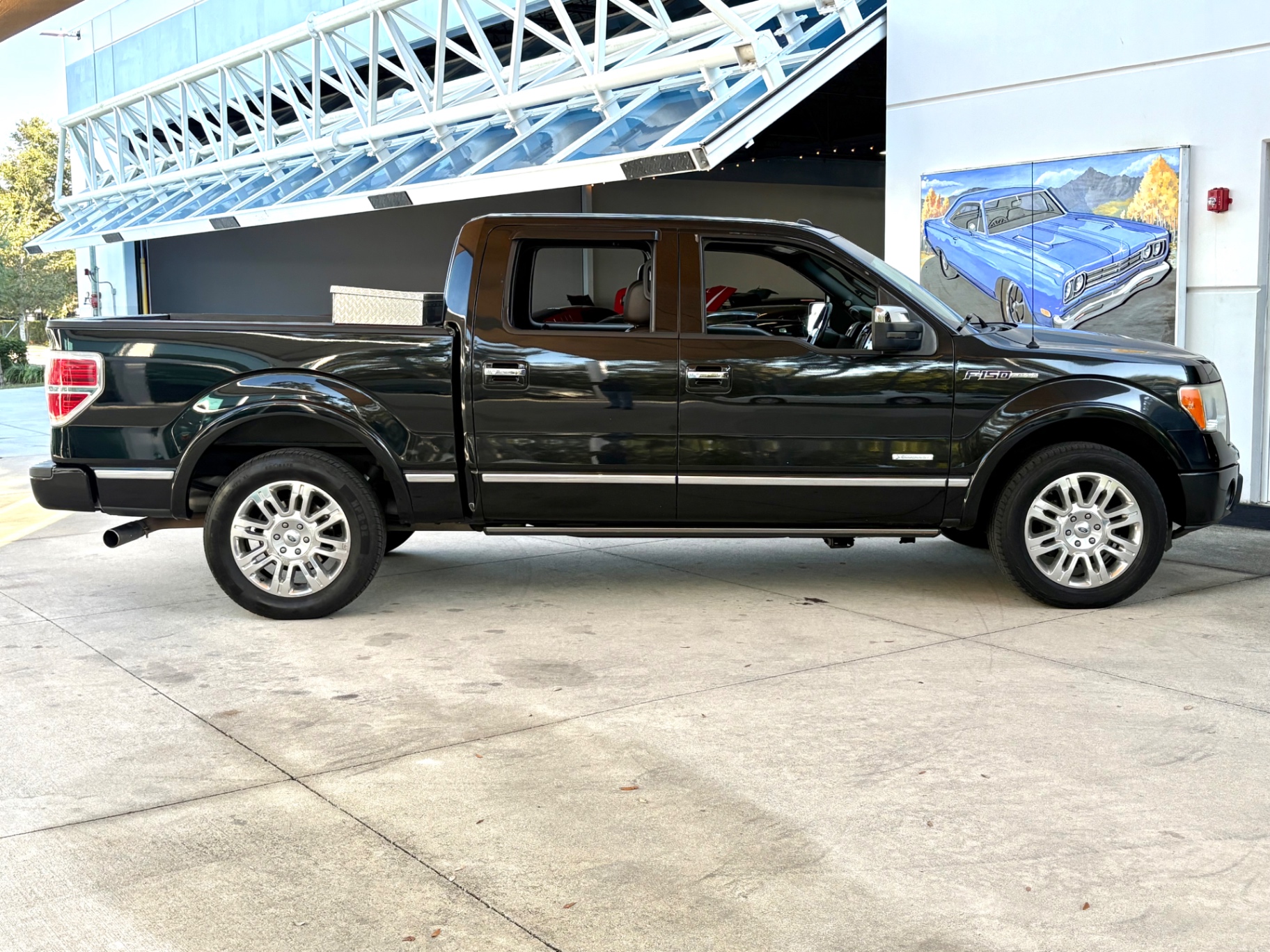 2012 Ford F-150 Platinum photo 2