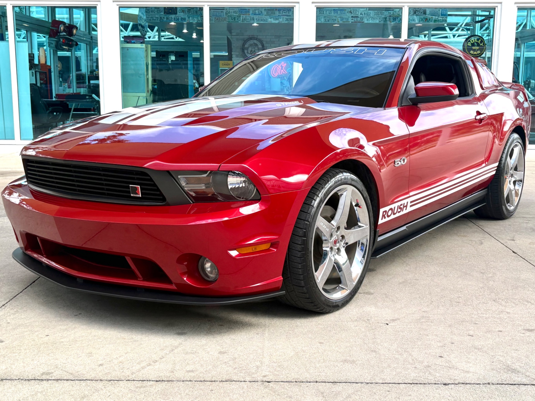Vehicle photo 12
