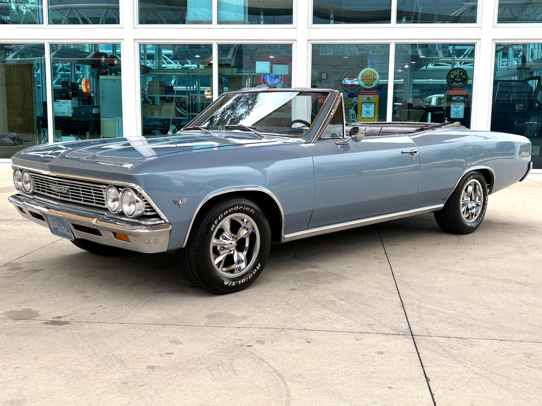 Vehicle photo 11