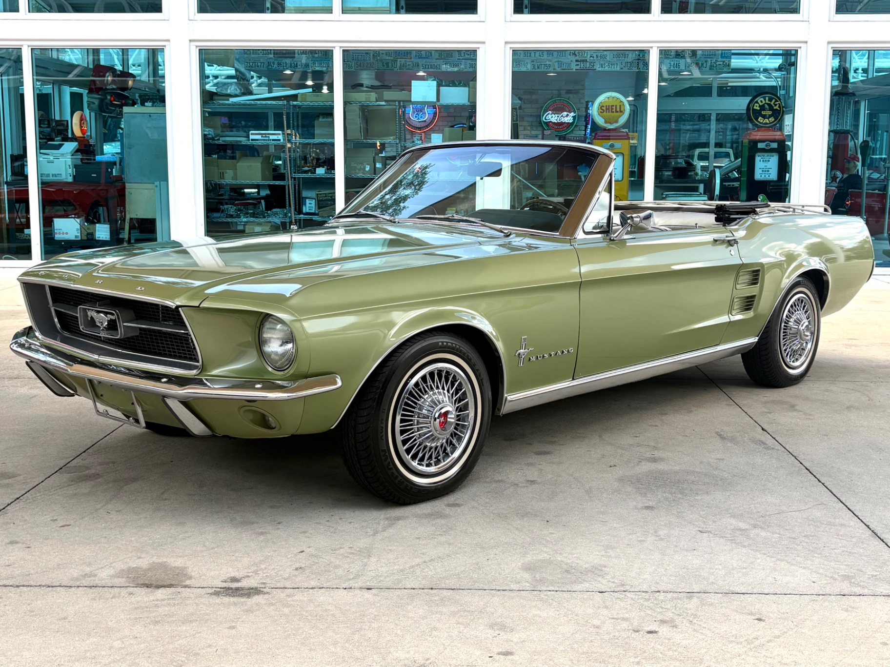 Vehicle photo 11