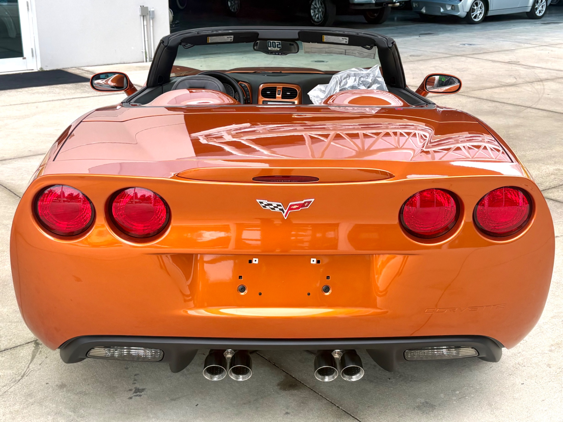 Vehicle photo 8