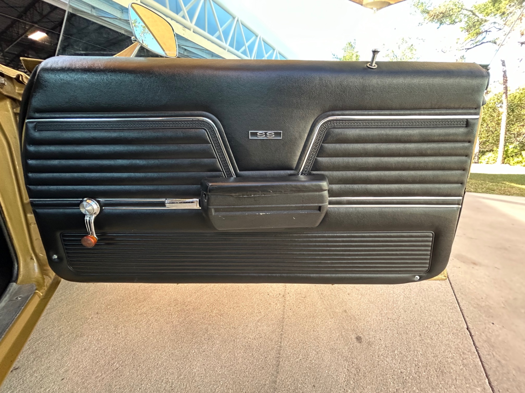 Vehicle photo 26