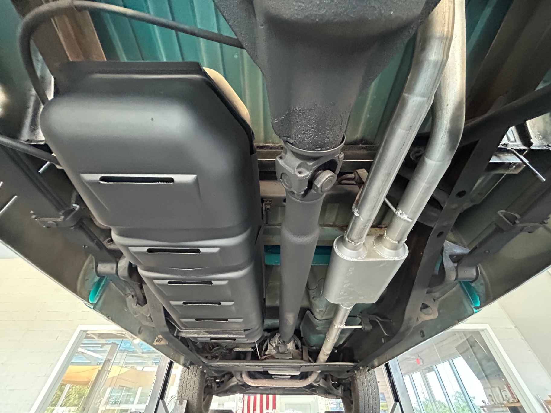 Vehicle photo 41