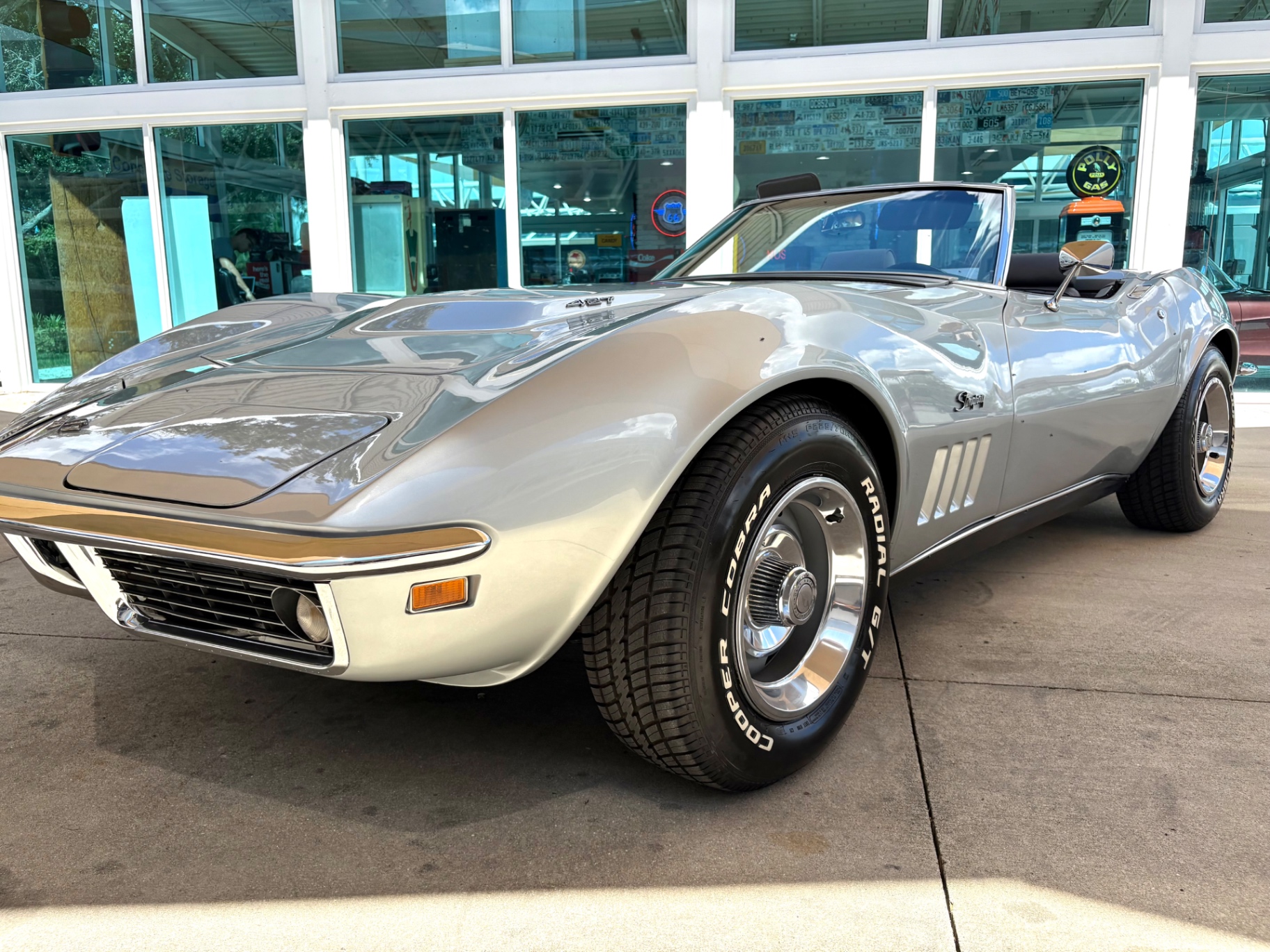 Vehicle photo 12