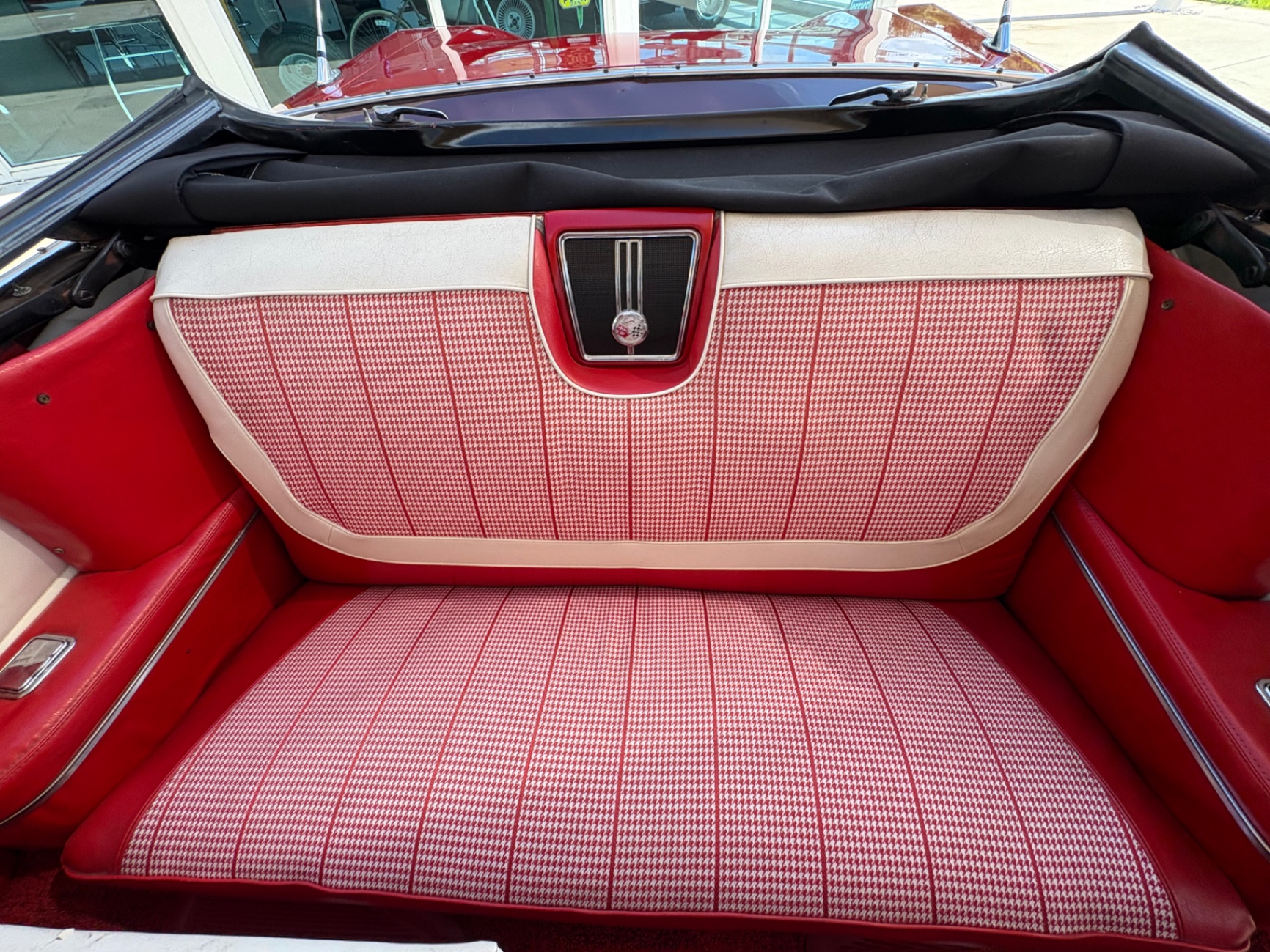 Vehicle photo 38