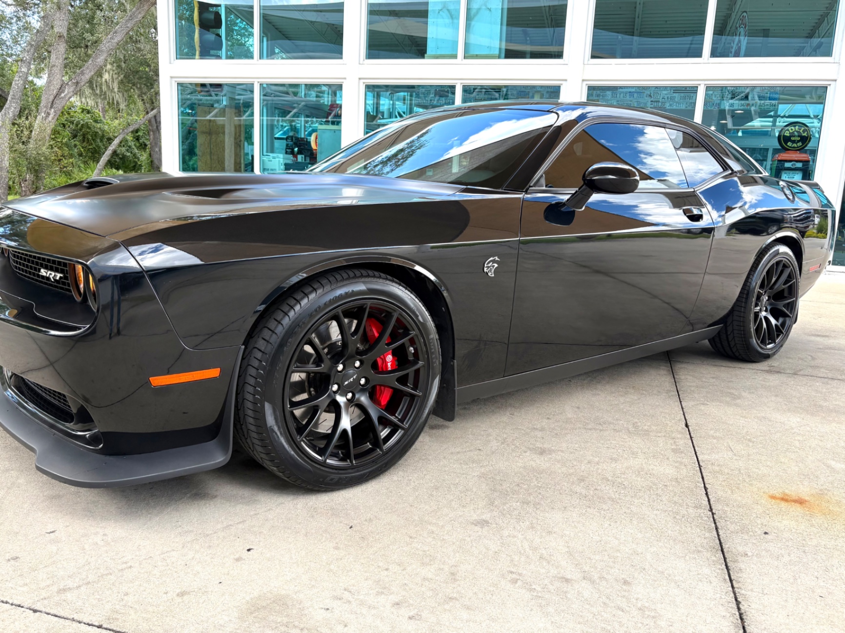 Vehicle photo 12