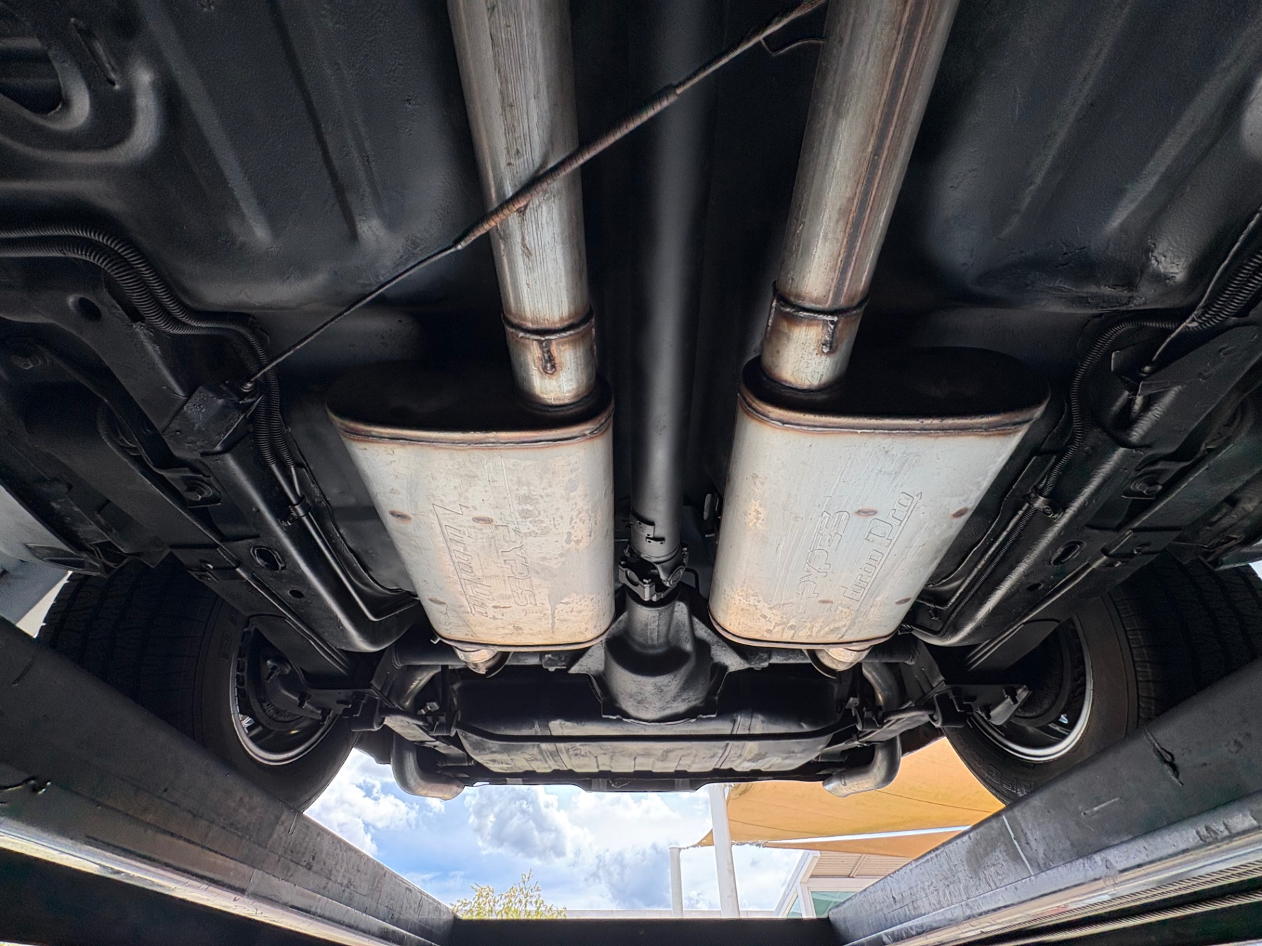 Vehicle photo 60