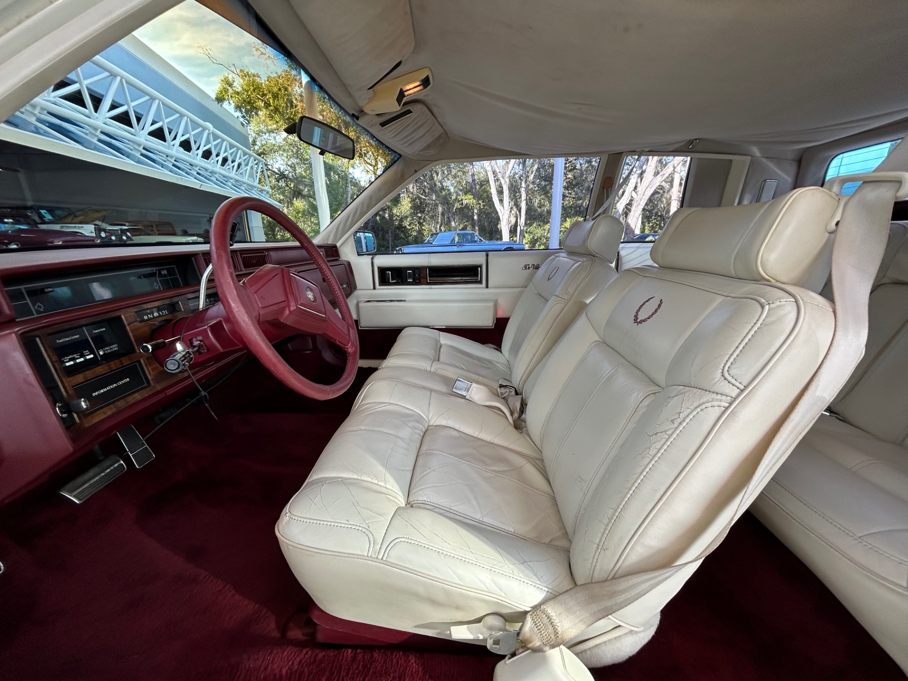 Vehicle photo 19