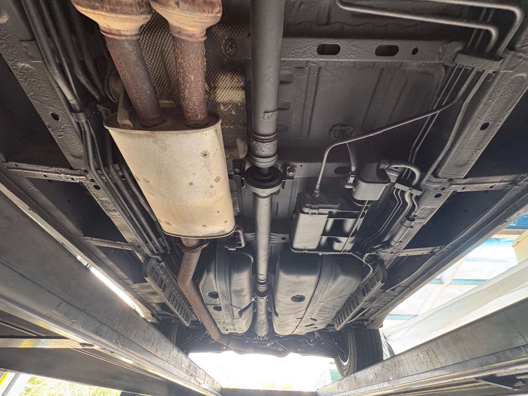 Vehicle photo 60