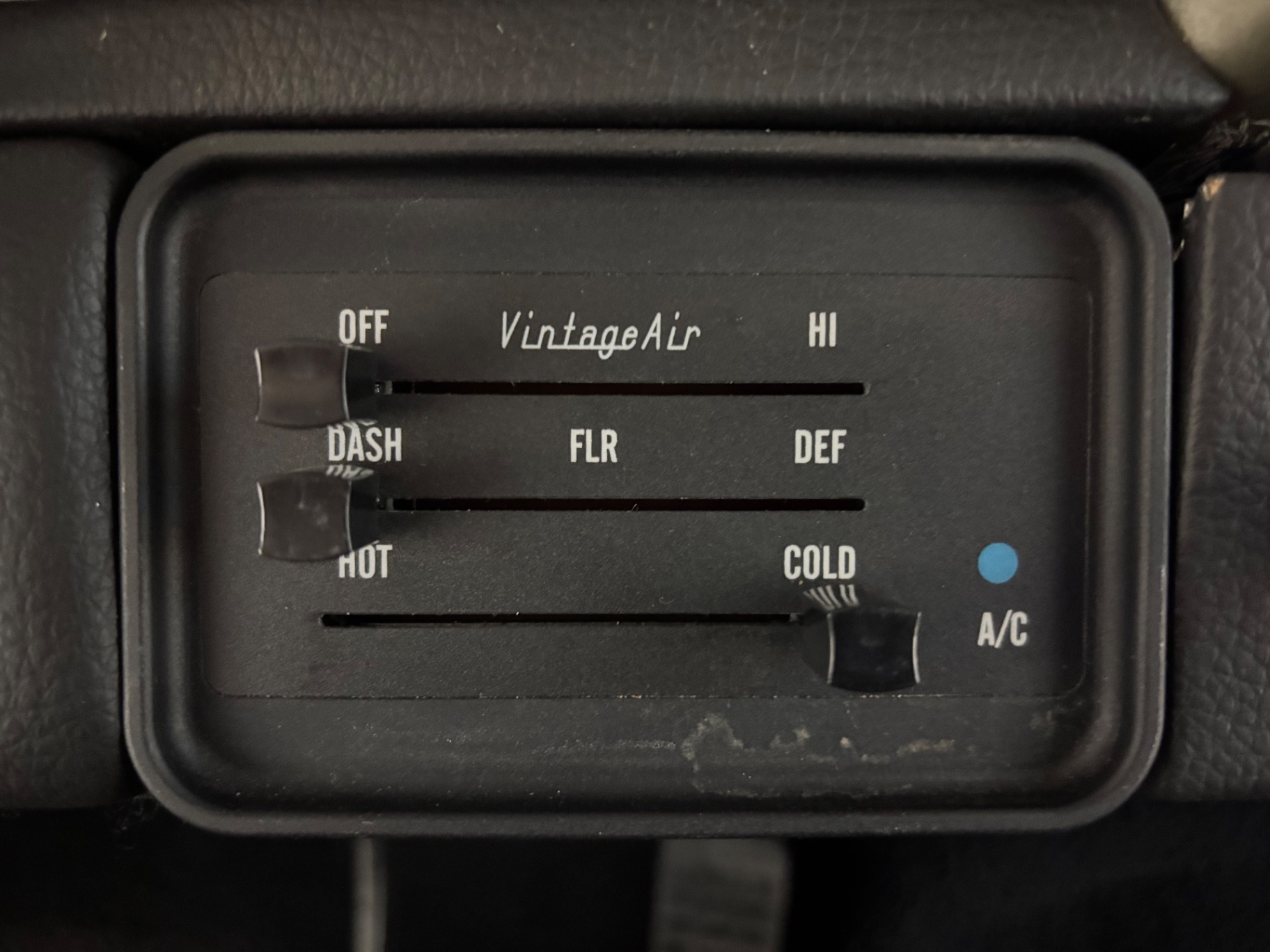 Vehicle photo 21