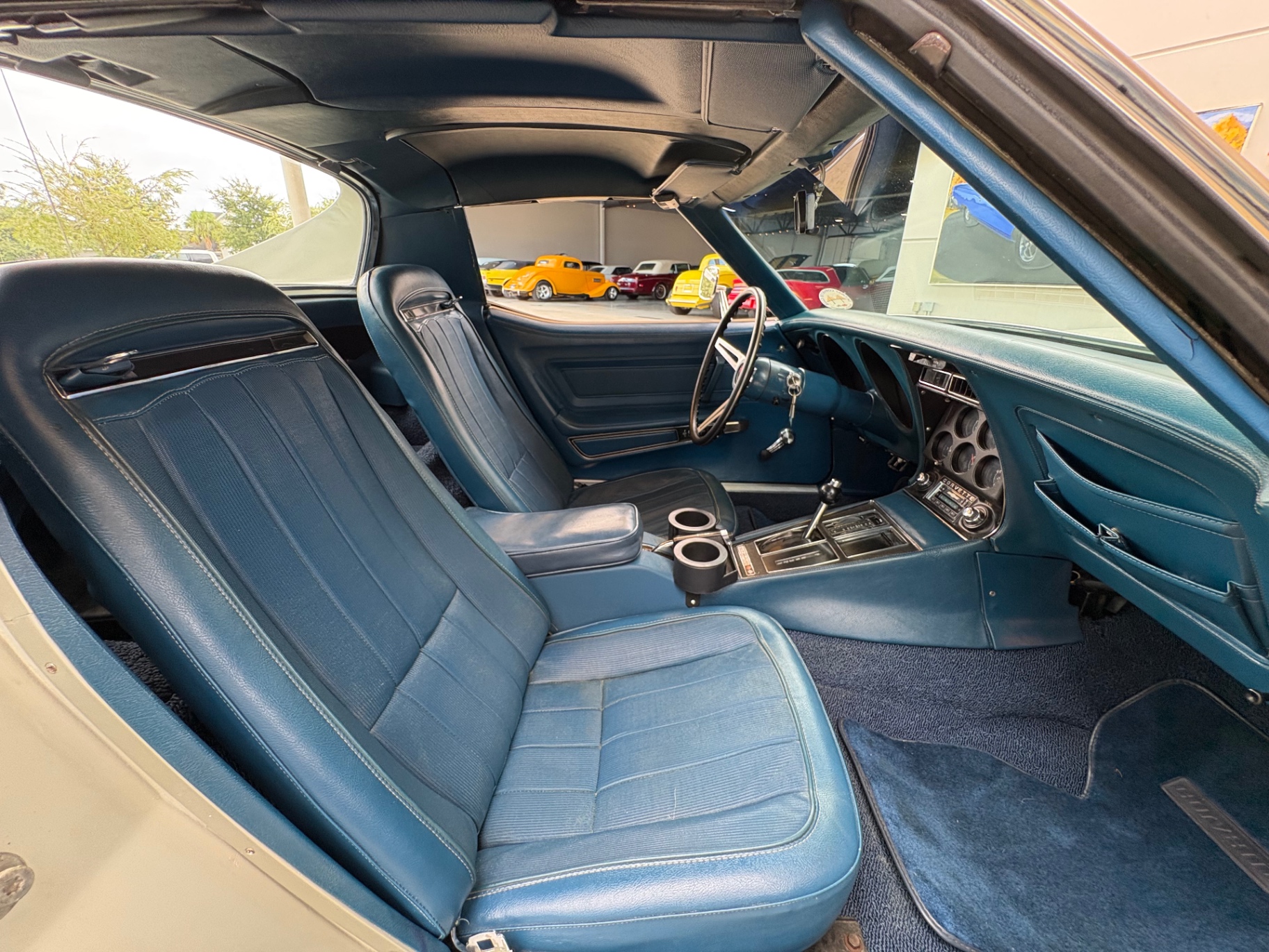 Vehicle photo 45