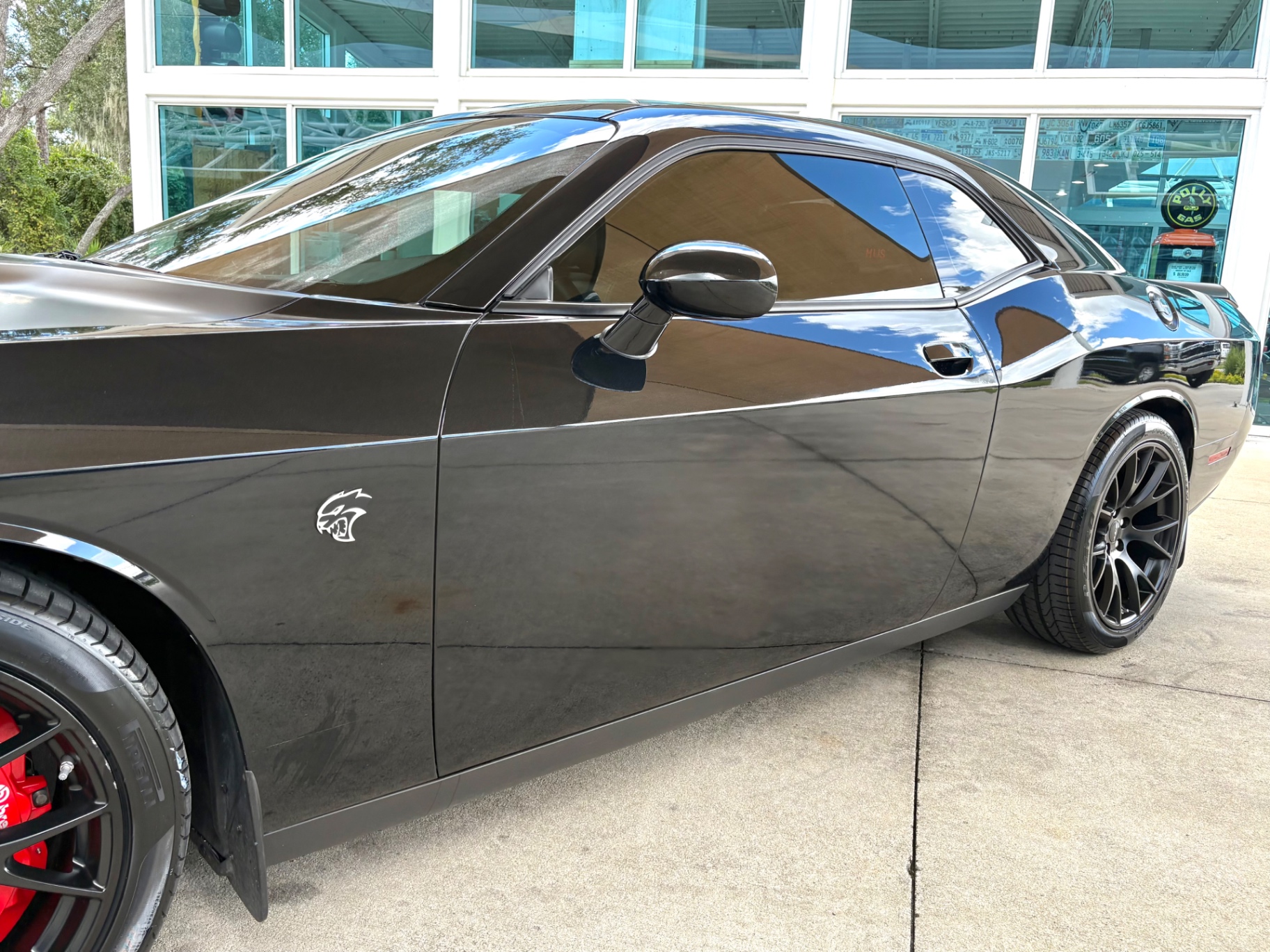 Vehicle photo 13