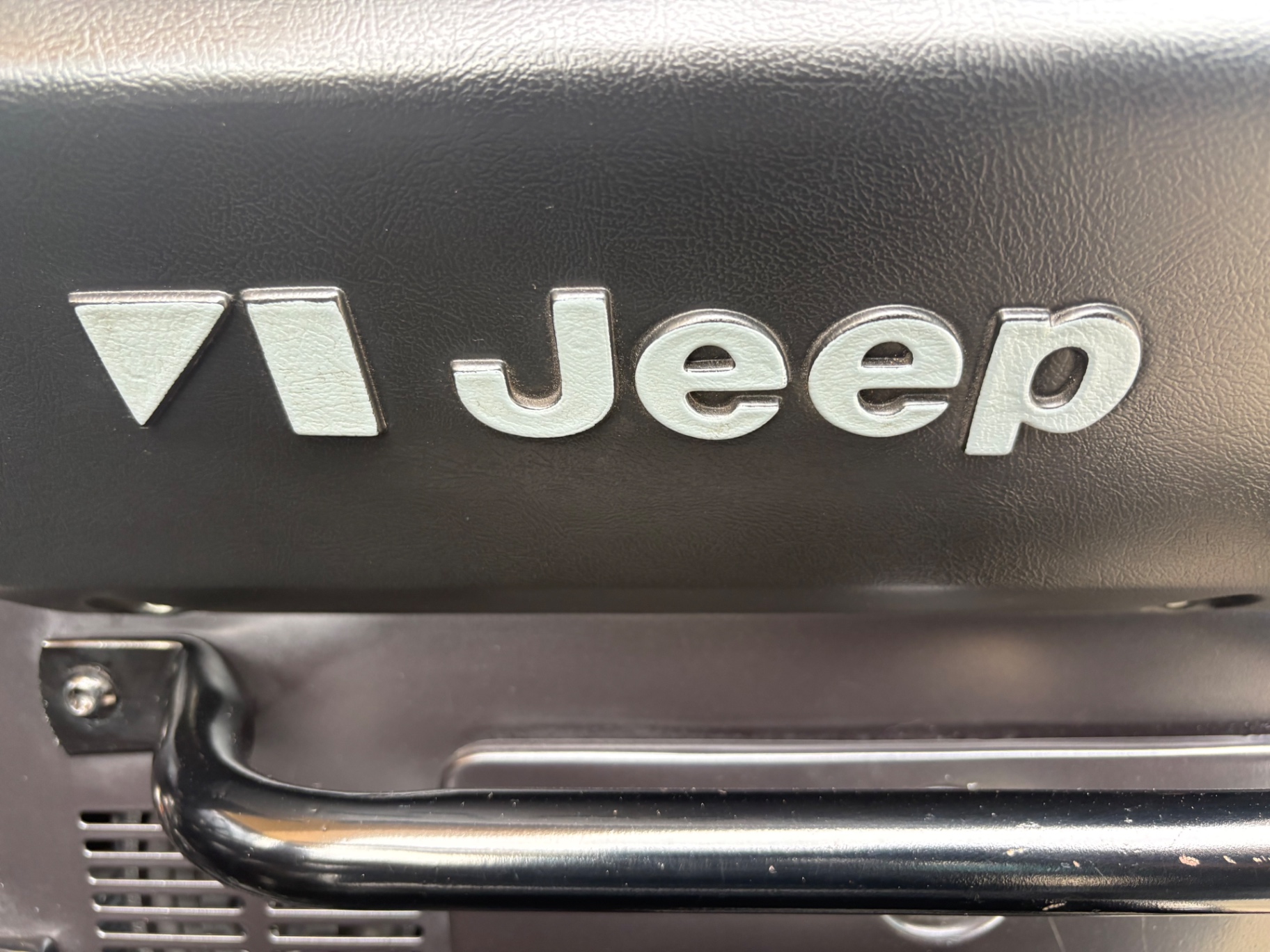 Vehicle photo 41