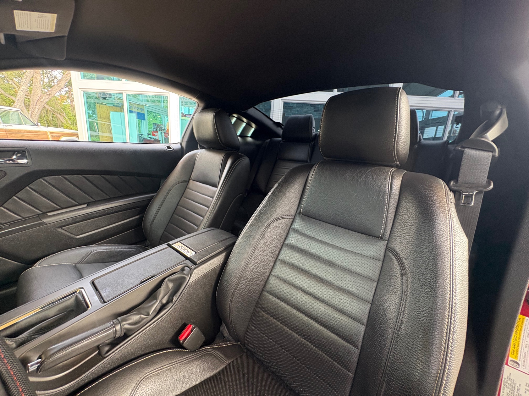 Vehicle photo 37