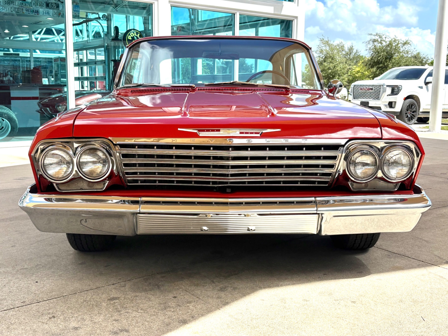 Vehicle photo 2