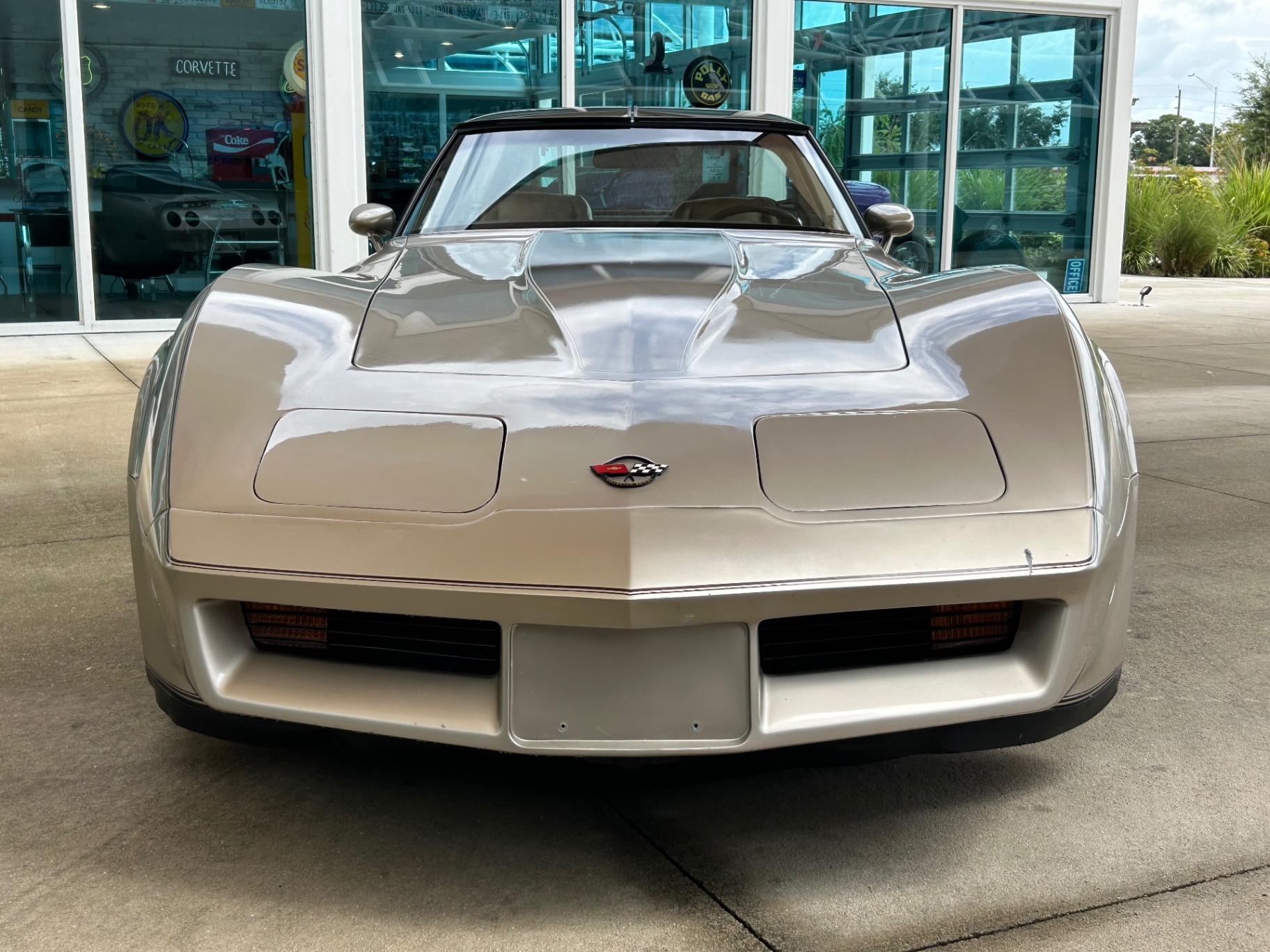 Vehicle photo 2