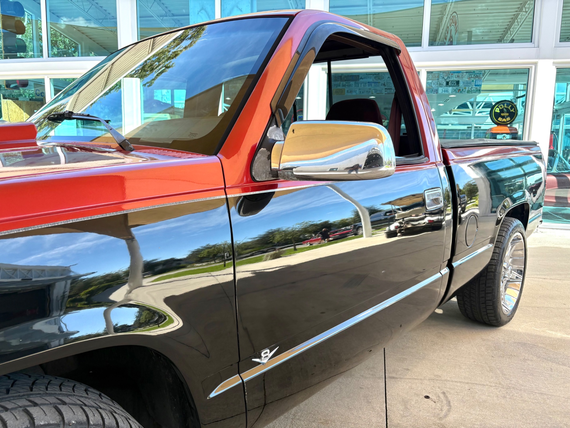 Vehicle photo 11