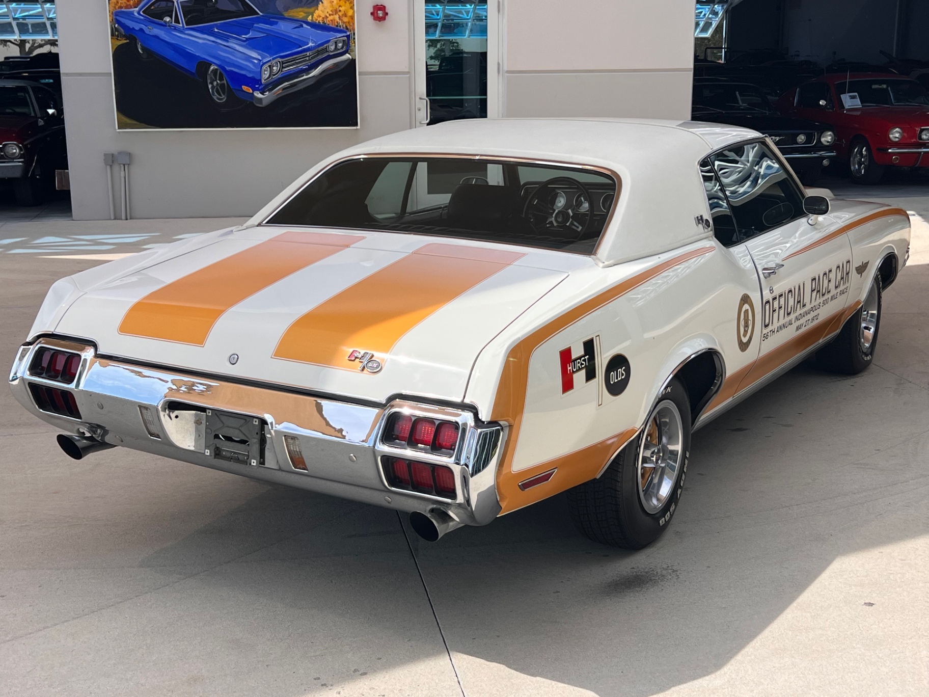 Vehicle photo 9