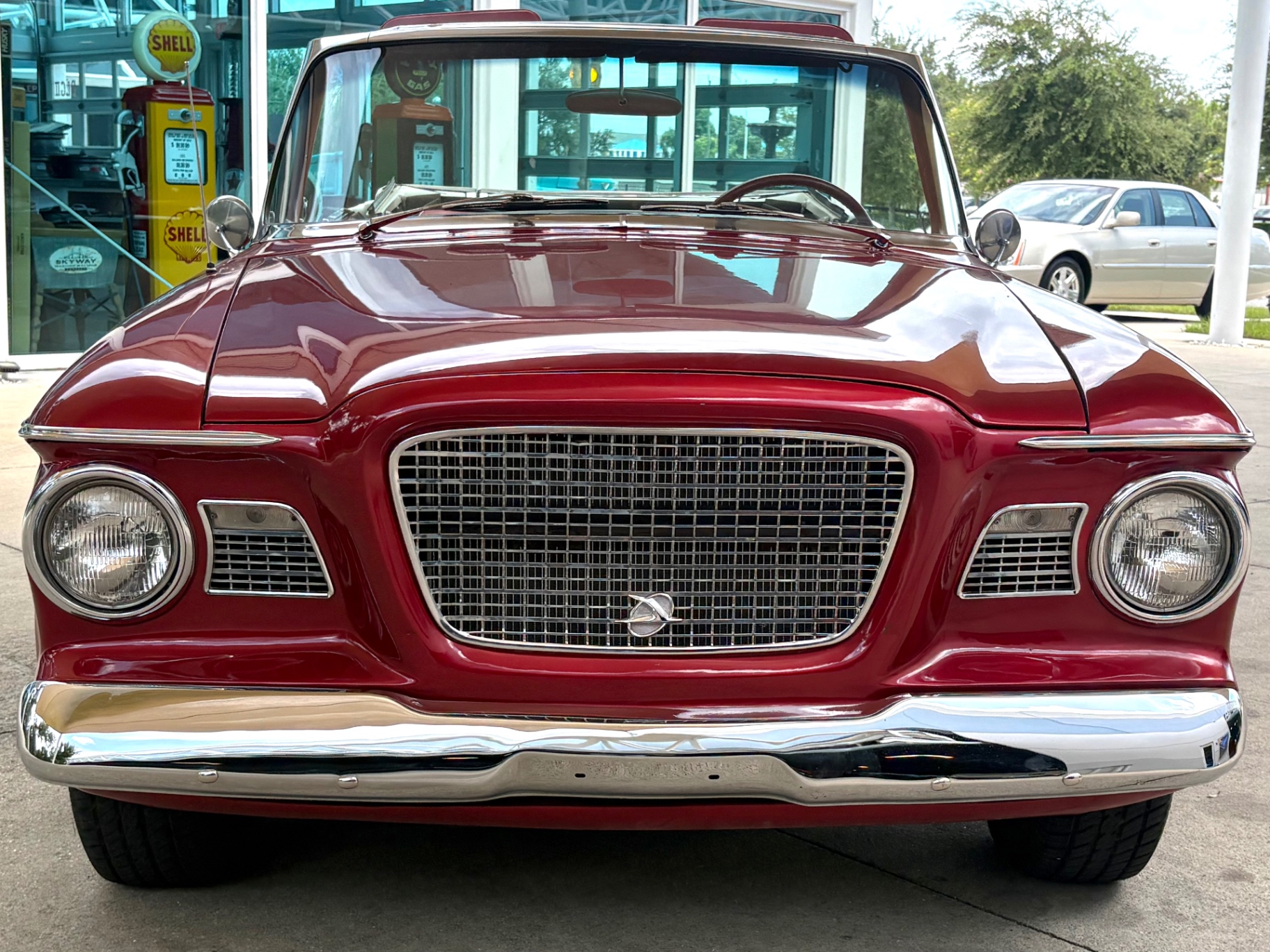 Vehicle photo 2
