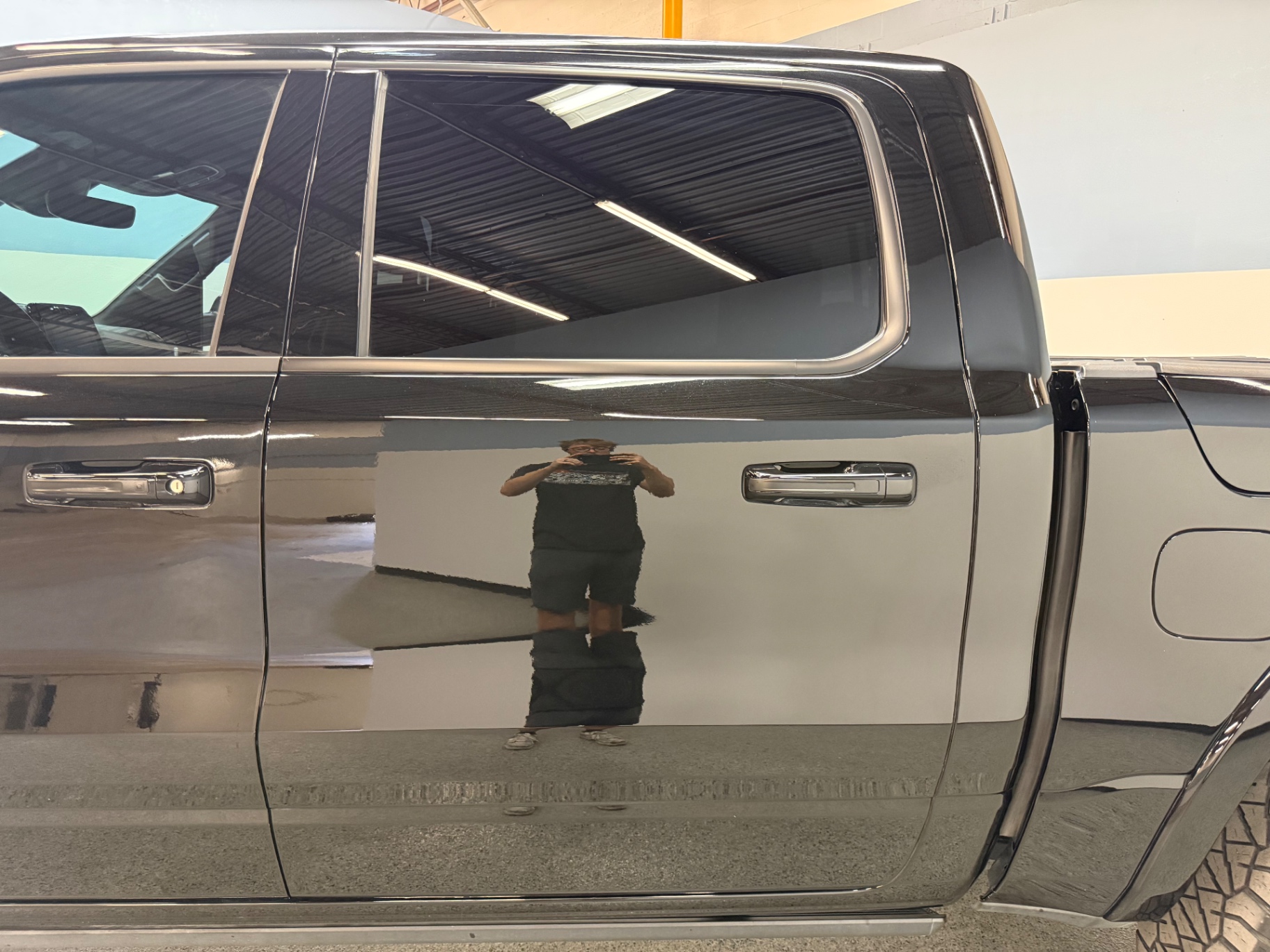 Vehicle photo 12