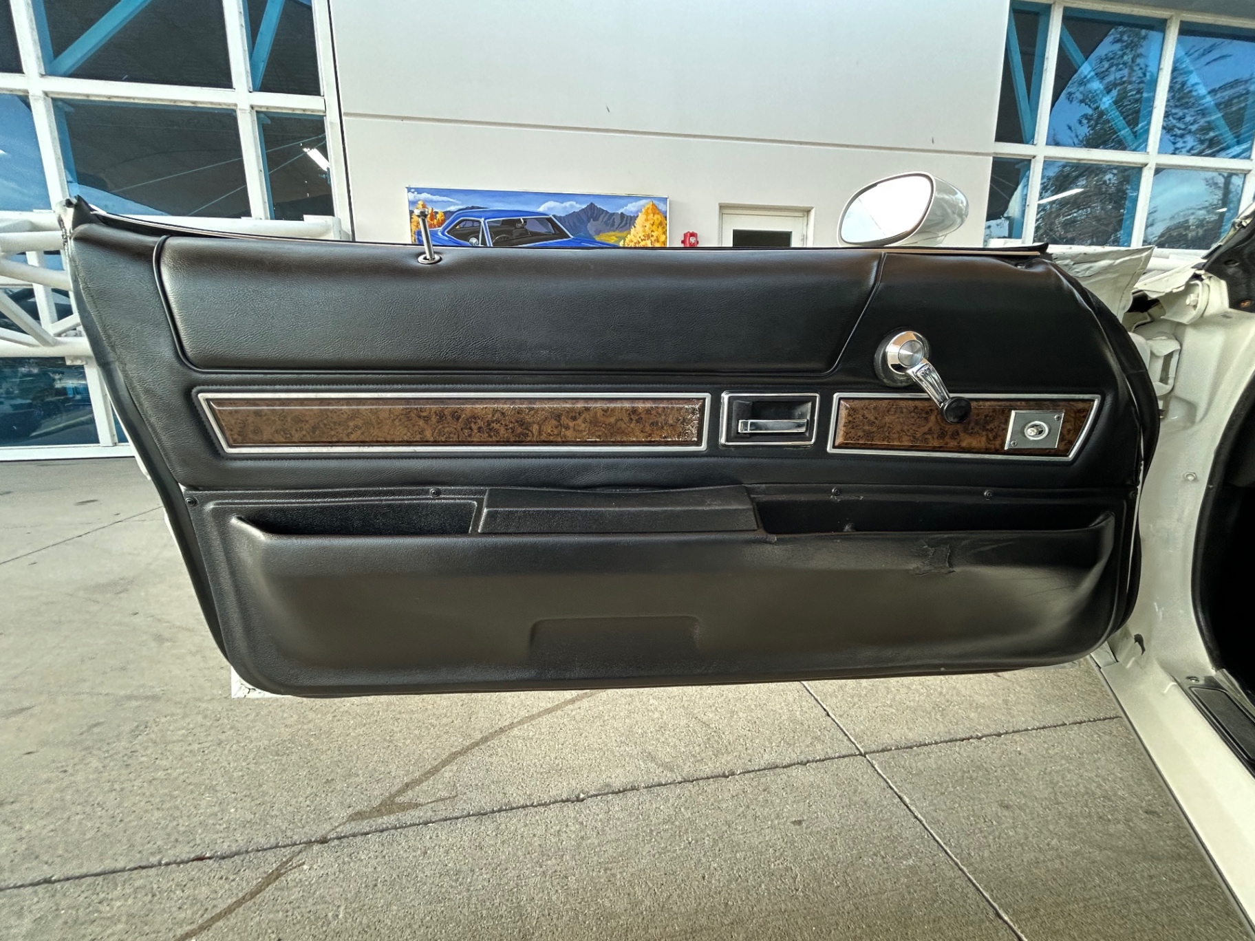Vehicle photo 29