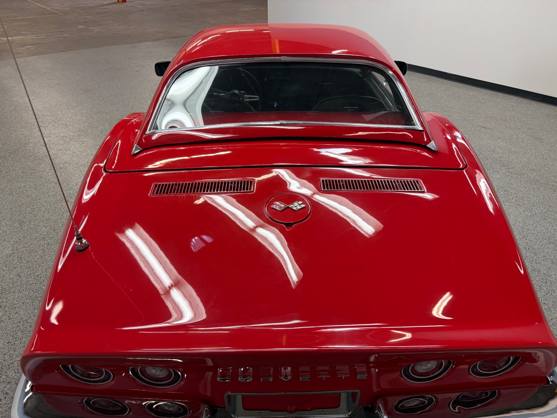 Vehicle photo 17
