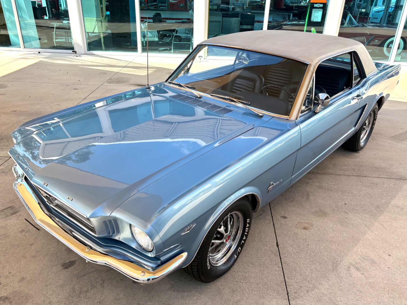 Vehicle photo 20