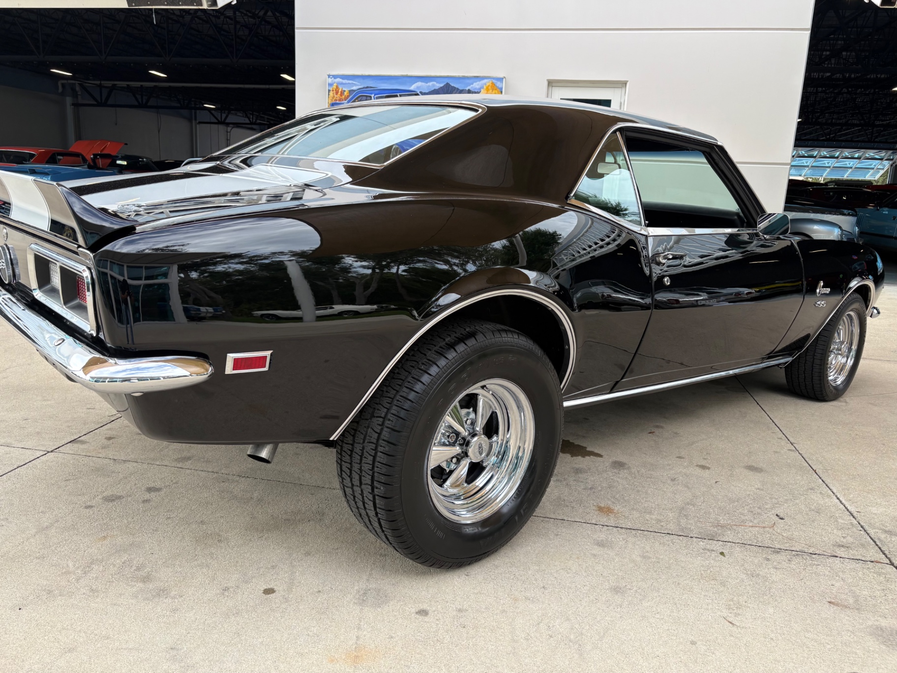Vehicle photo 16